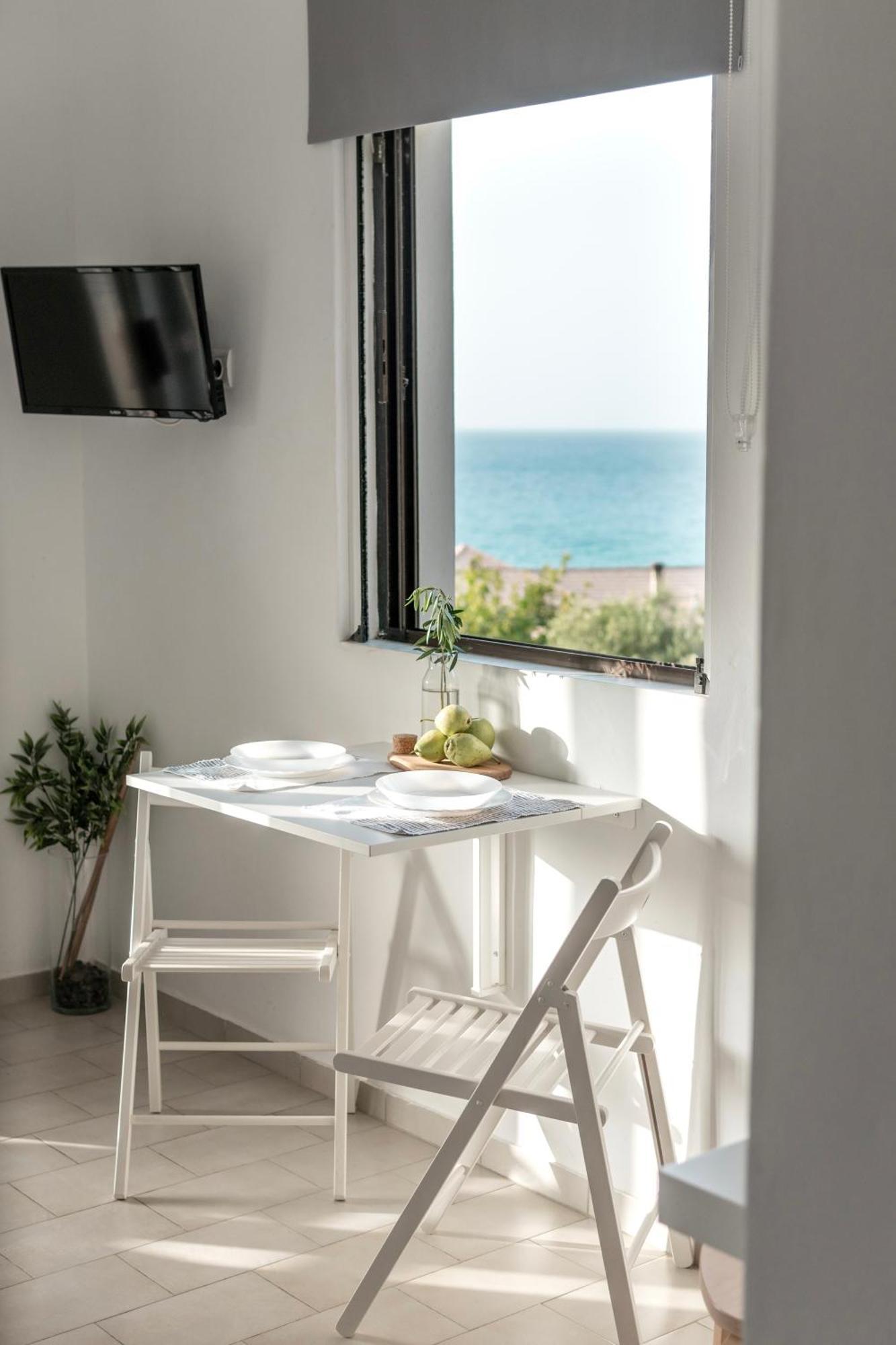 Sea View At Xenios Avlais Apartment *