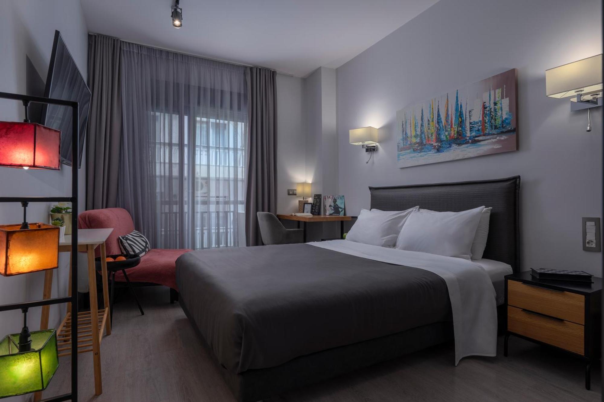 Galleries Elegant Apartment