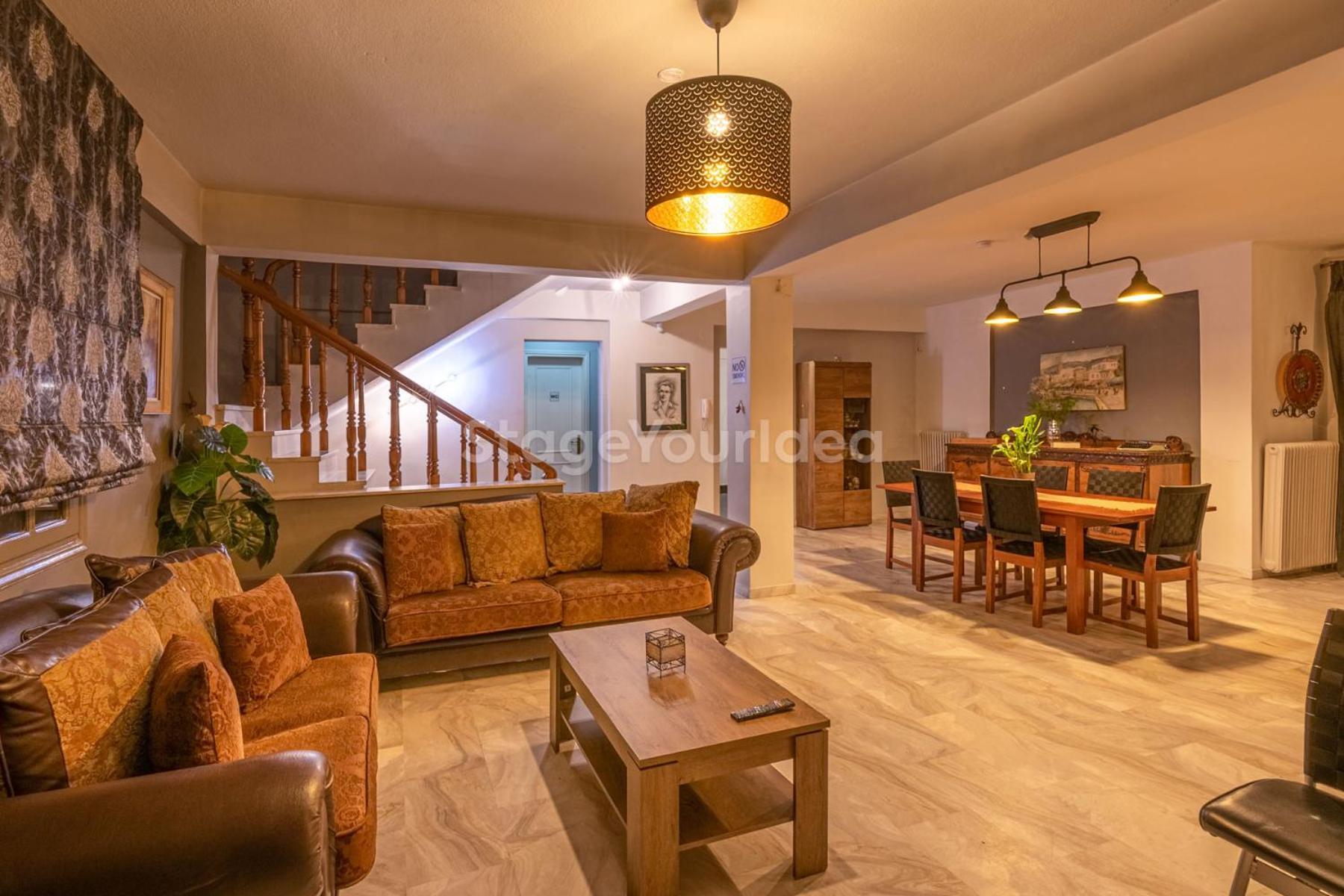 Hillock: Traditional Luxury With Garden For Gatherings