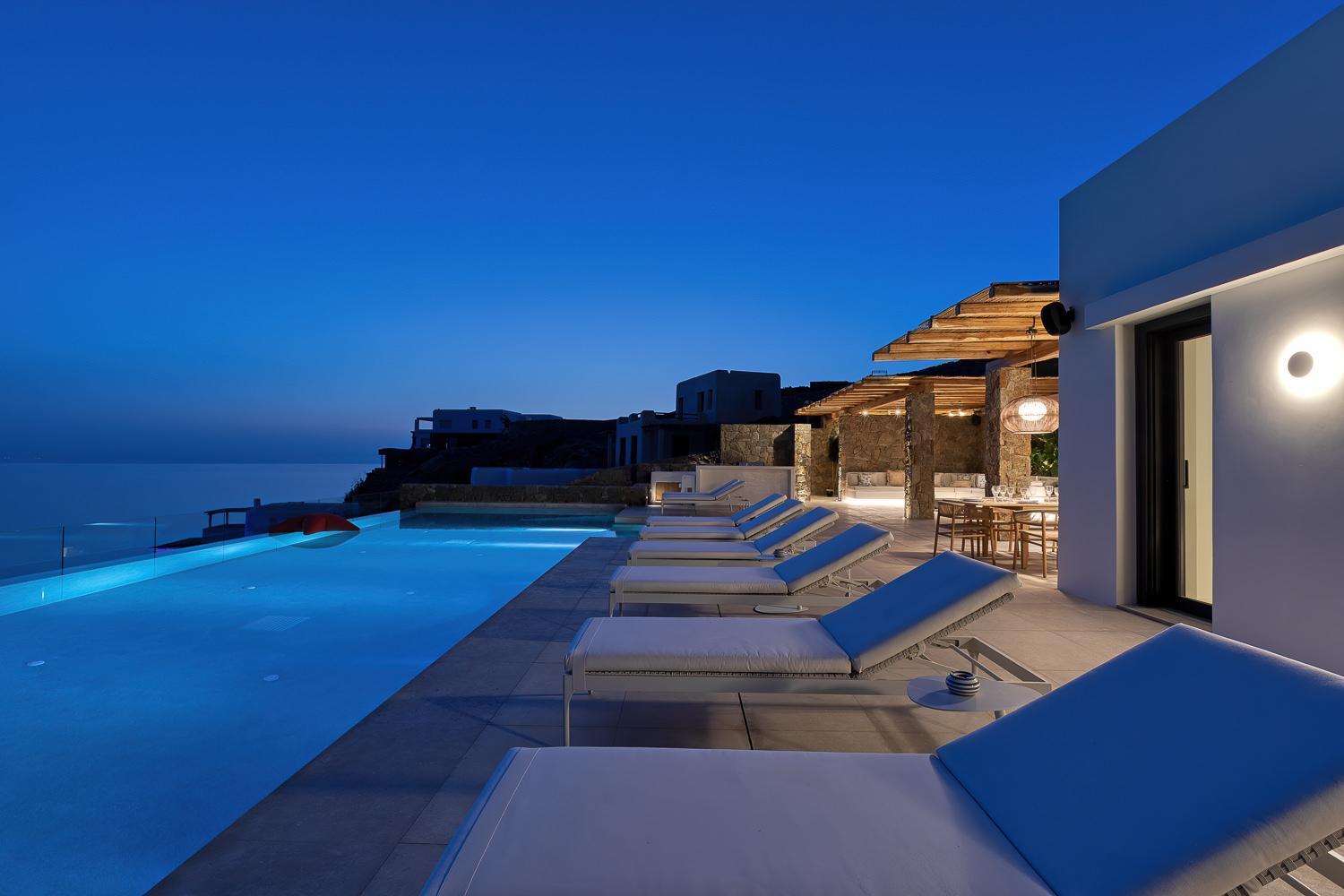 Horizon Majesty * Mykonos Town