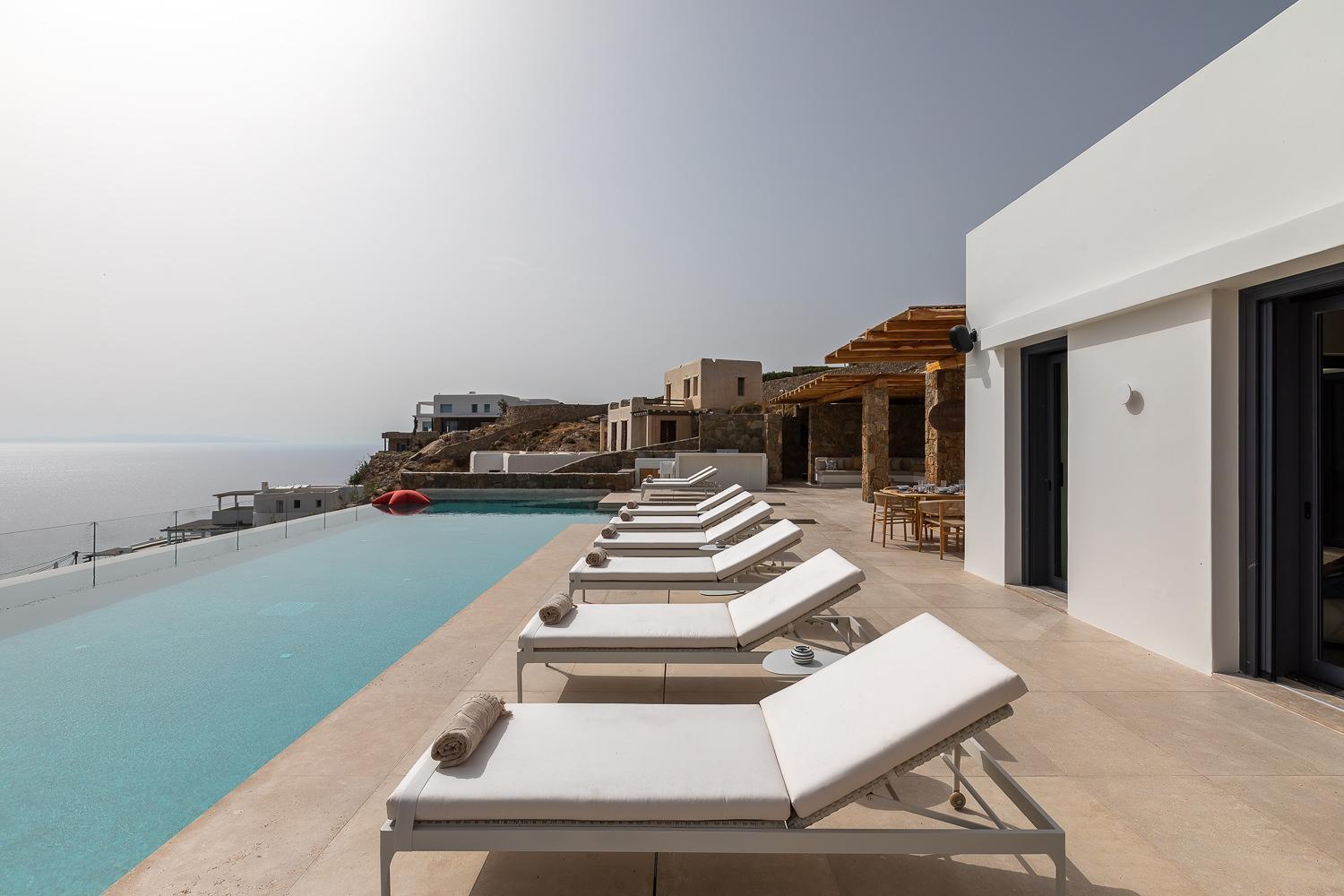 Horizon Majesty * Mykonos Town
