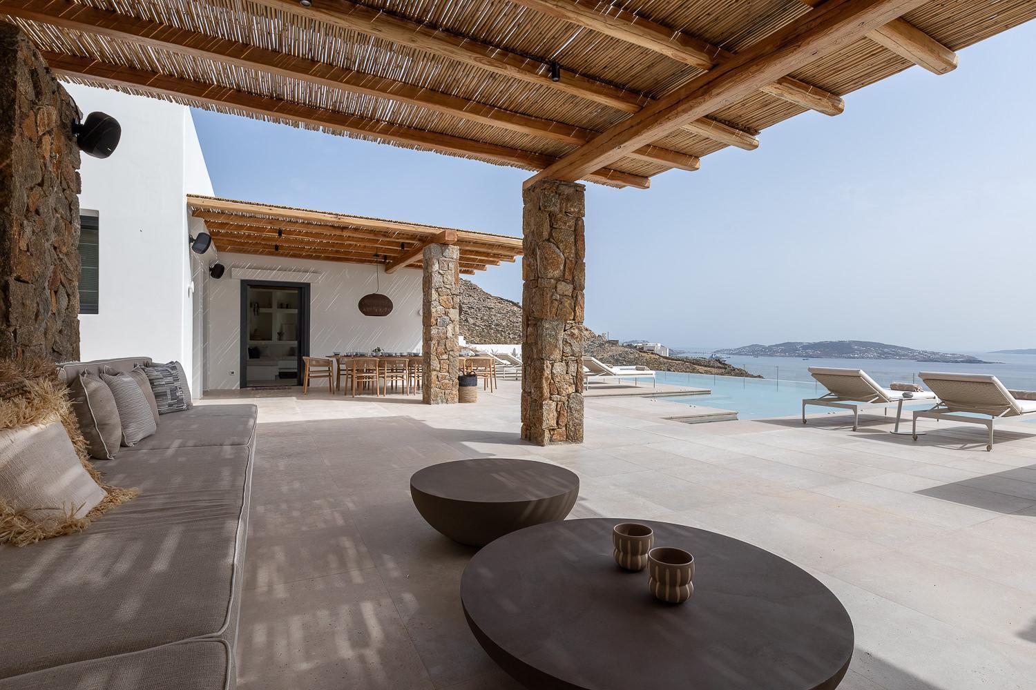 Horizon Majesty * Mykonos Town