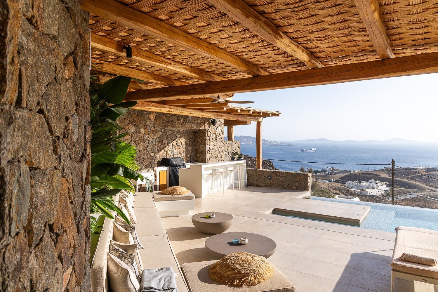 Horizon Majesty * Mykonos Town