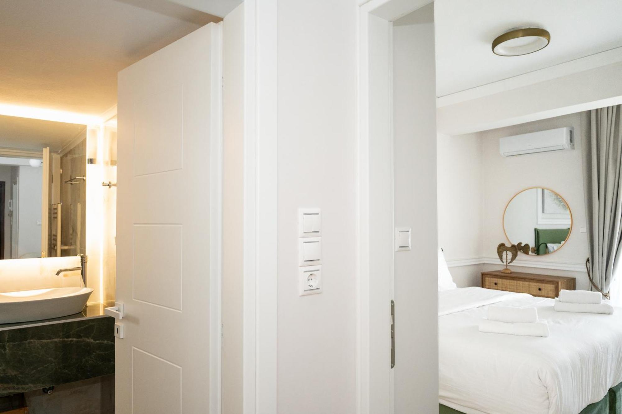 Margo Luxury Living 1 By 8essentially *