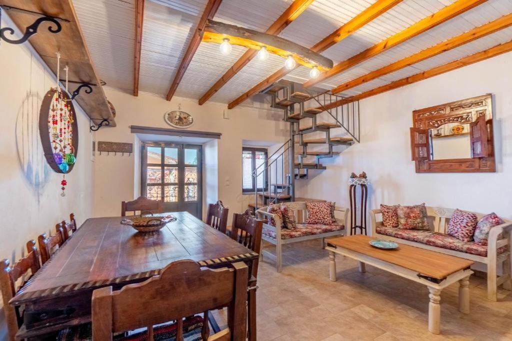 Tsoukali House Holiday home