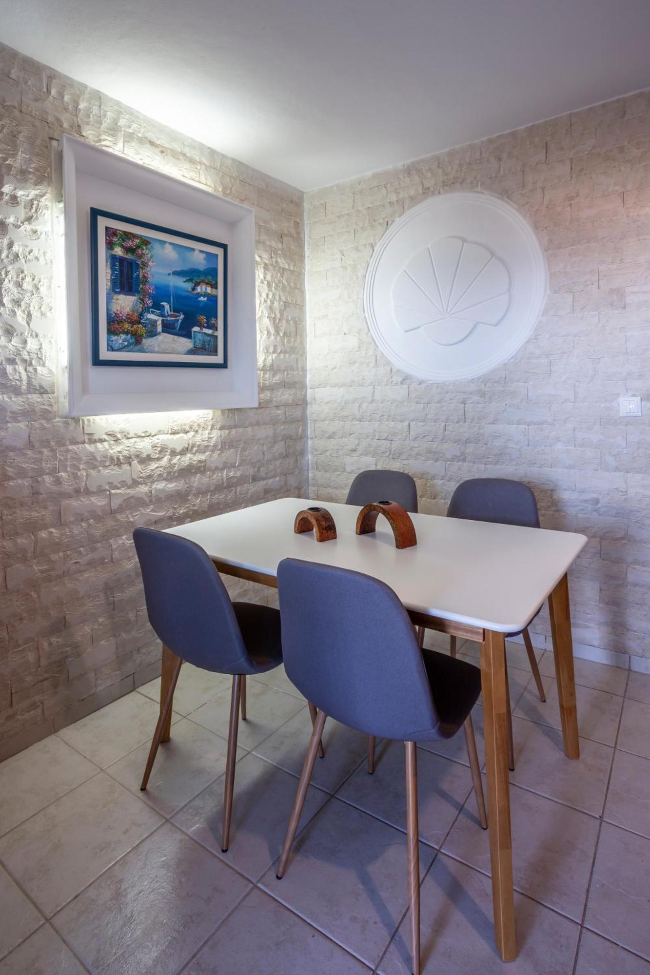 Argo First Line Apartment