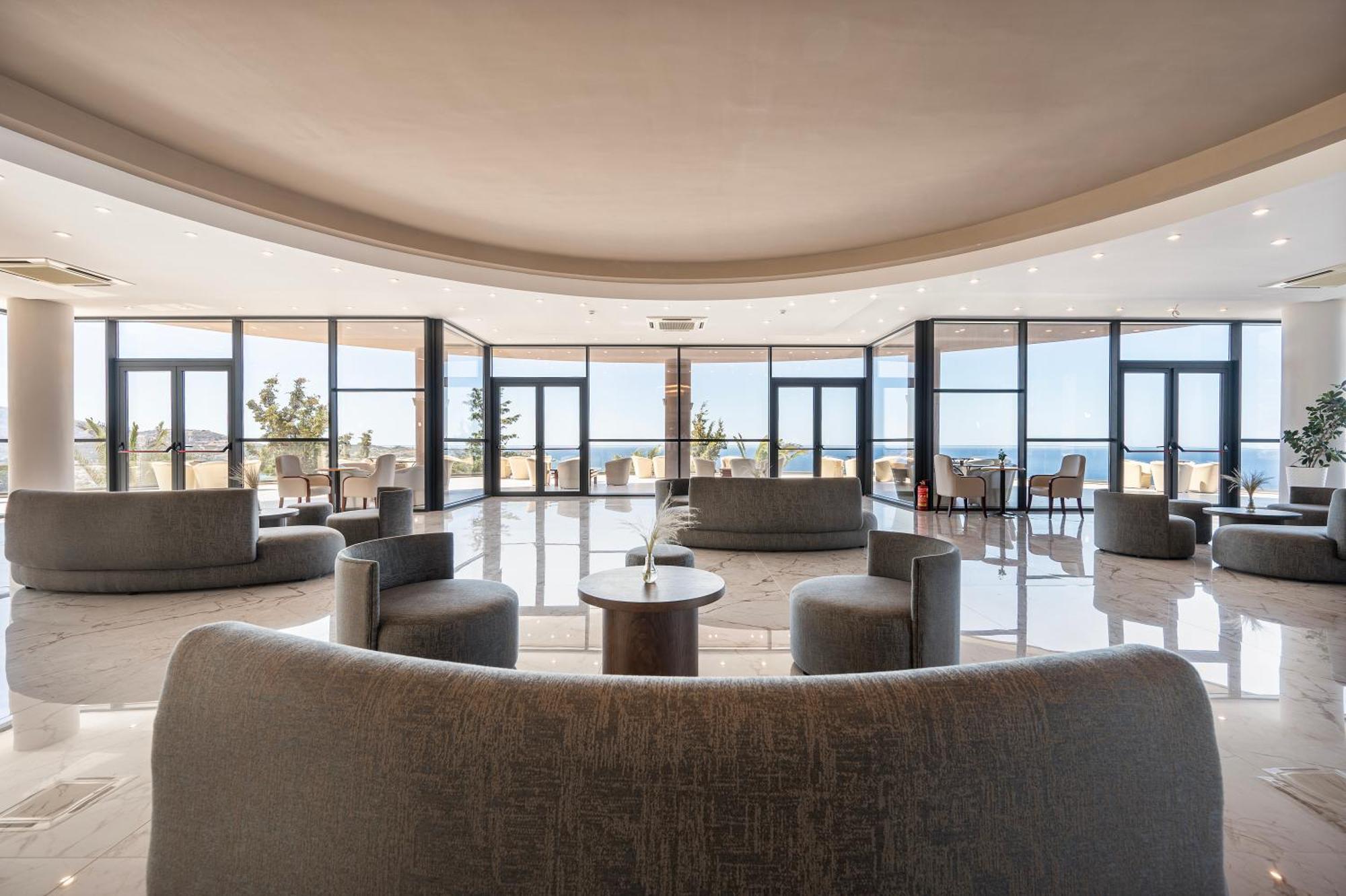 Athina Palace & Resort 5*