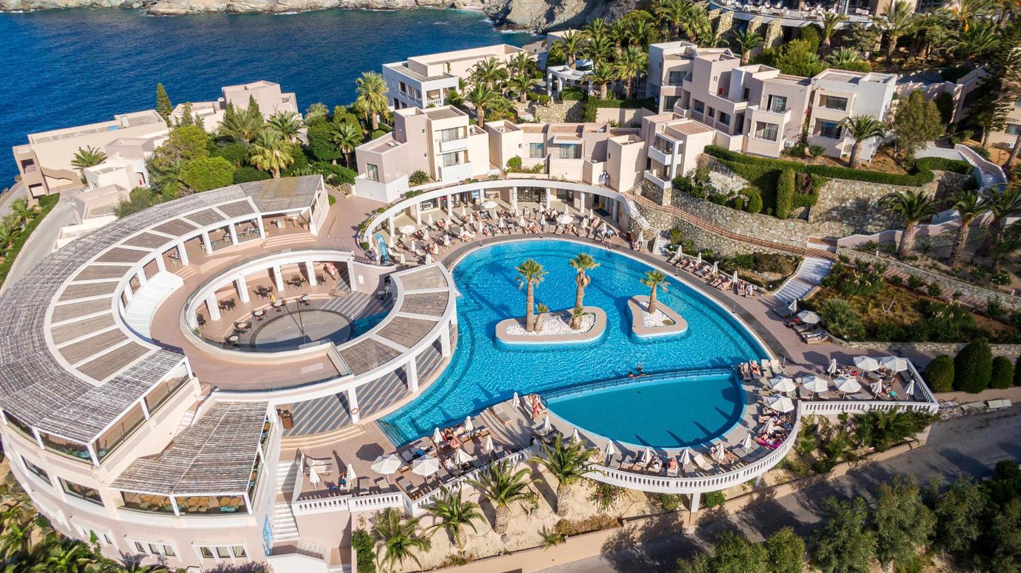 Resort Athina Palace & 5*
