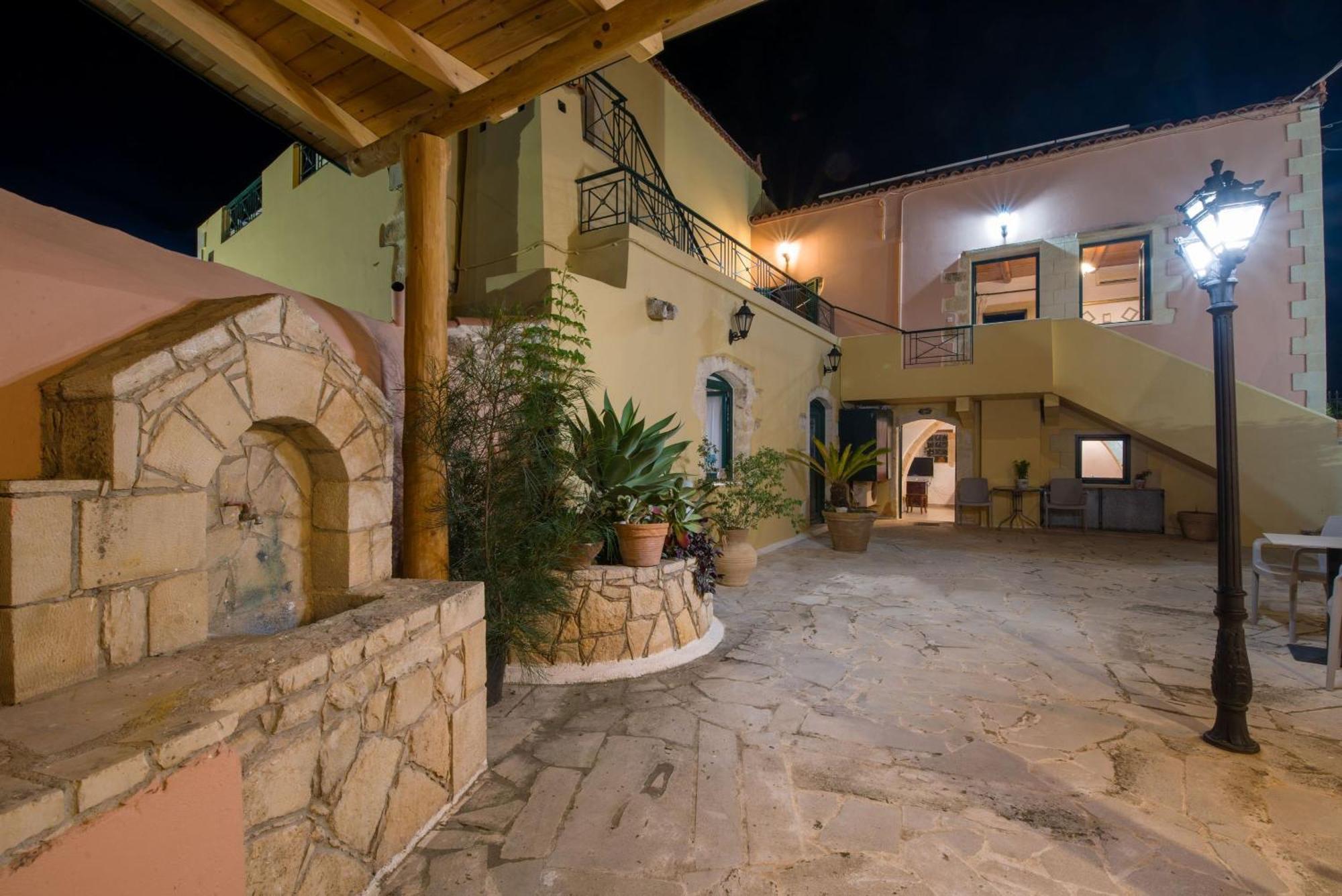 Holiday home Skandalis With Pool Chorafakia