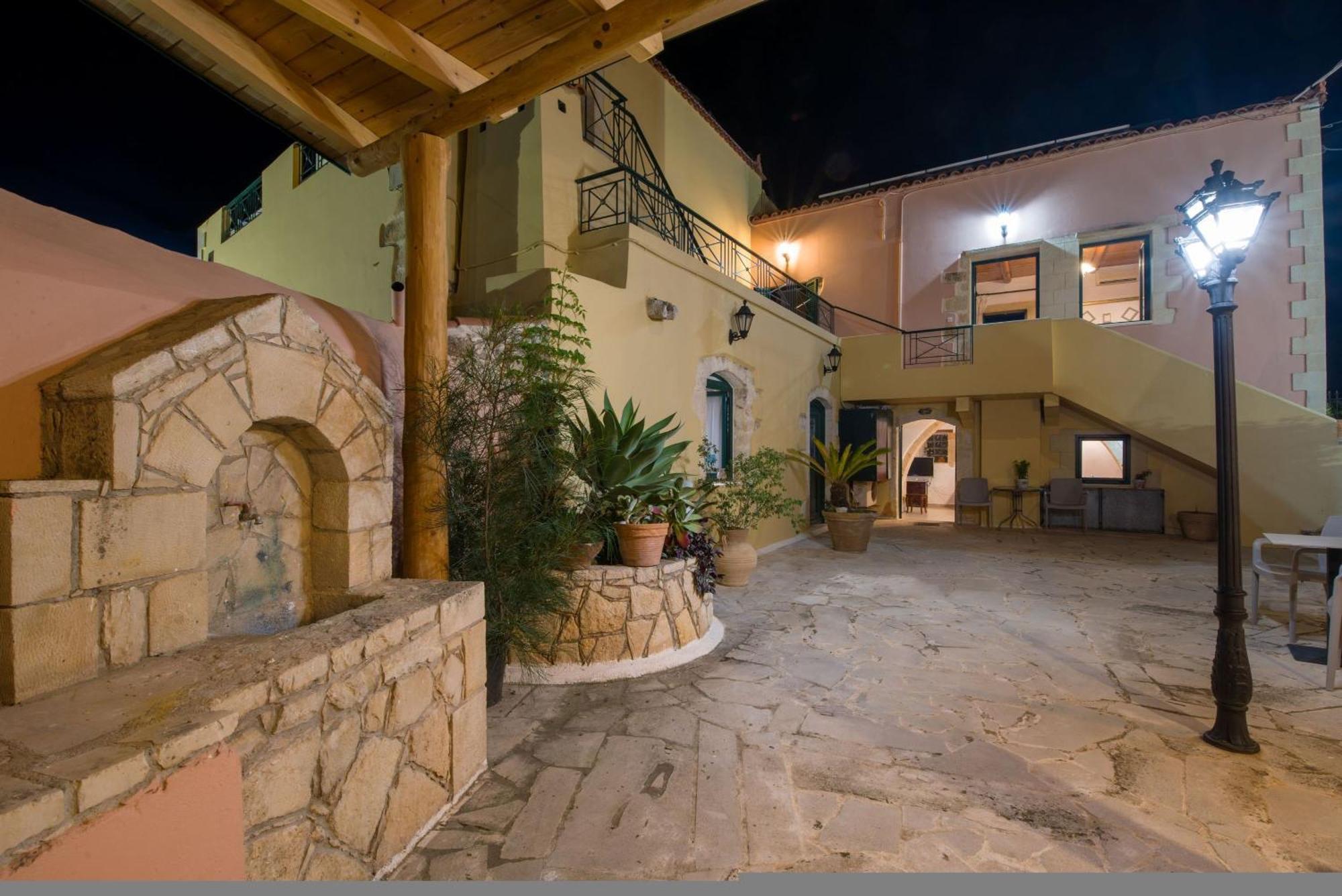 Holiday home Skandalis With Pool Chorafakia