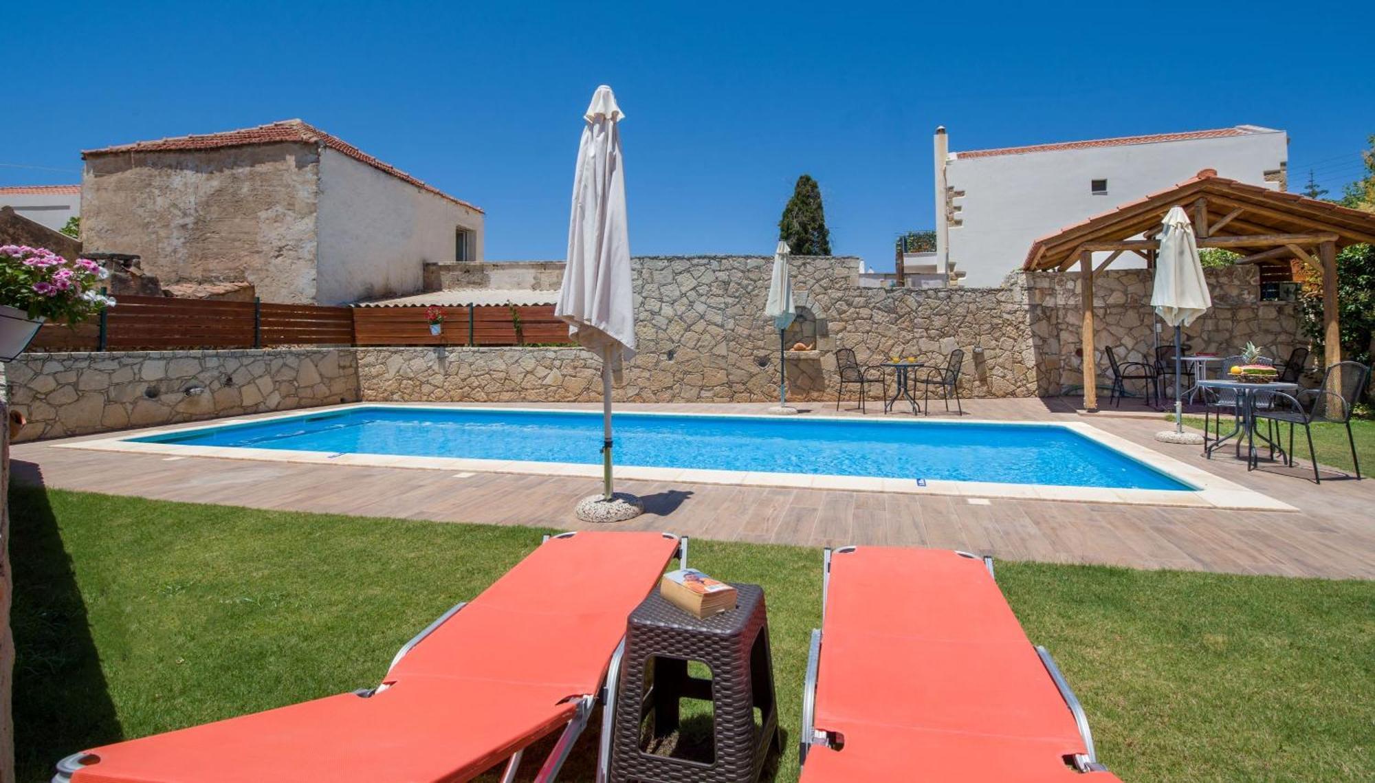 Holiday home Skandalis With Pool