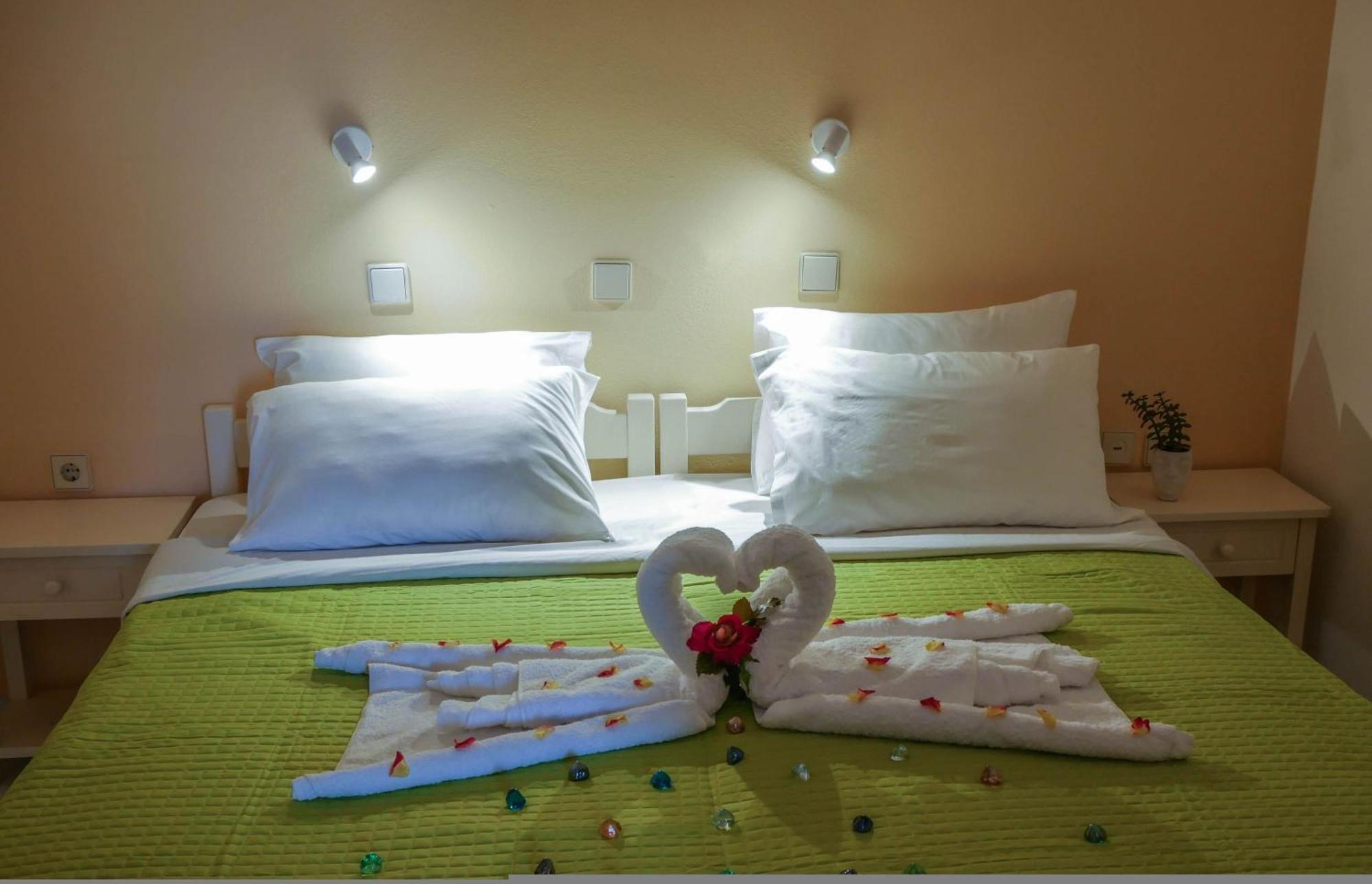 Litinas With Pool Apartment Agia Marina (Crete)