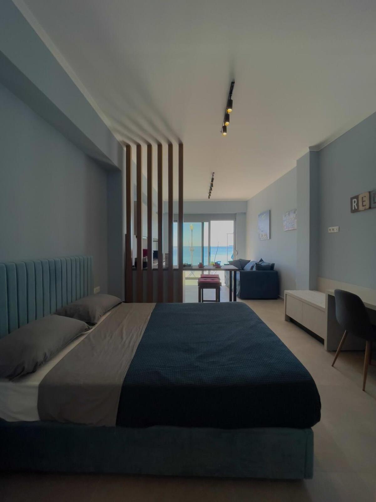 Apartment Sea Breeze Modern With A Refreshing Balcony View *