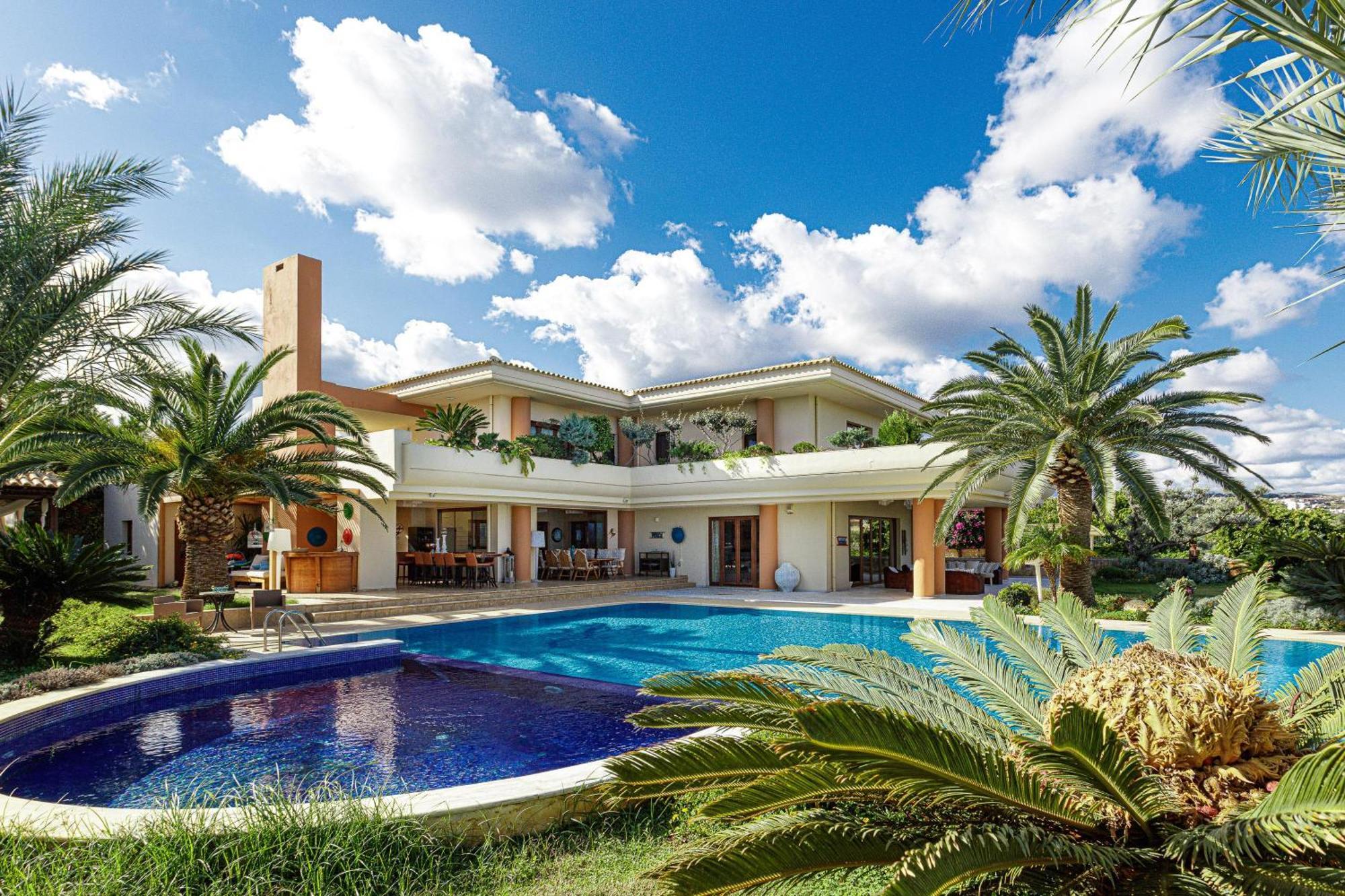 Palm Hill Villa, Royal Retreat, By Thinkvilla
