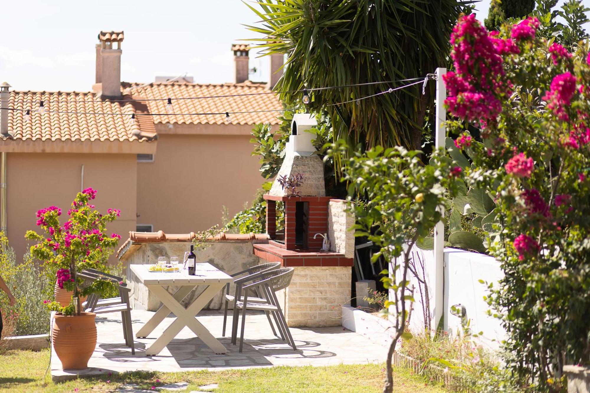 Luxury Nikiti's House Holiday home