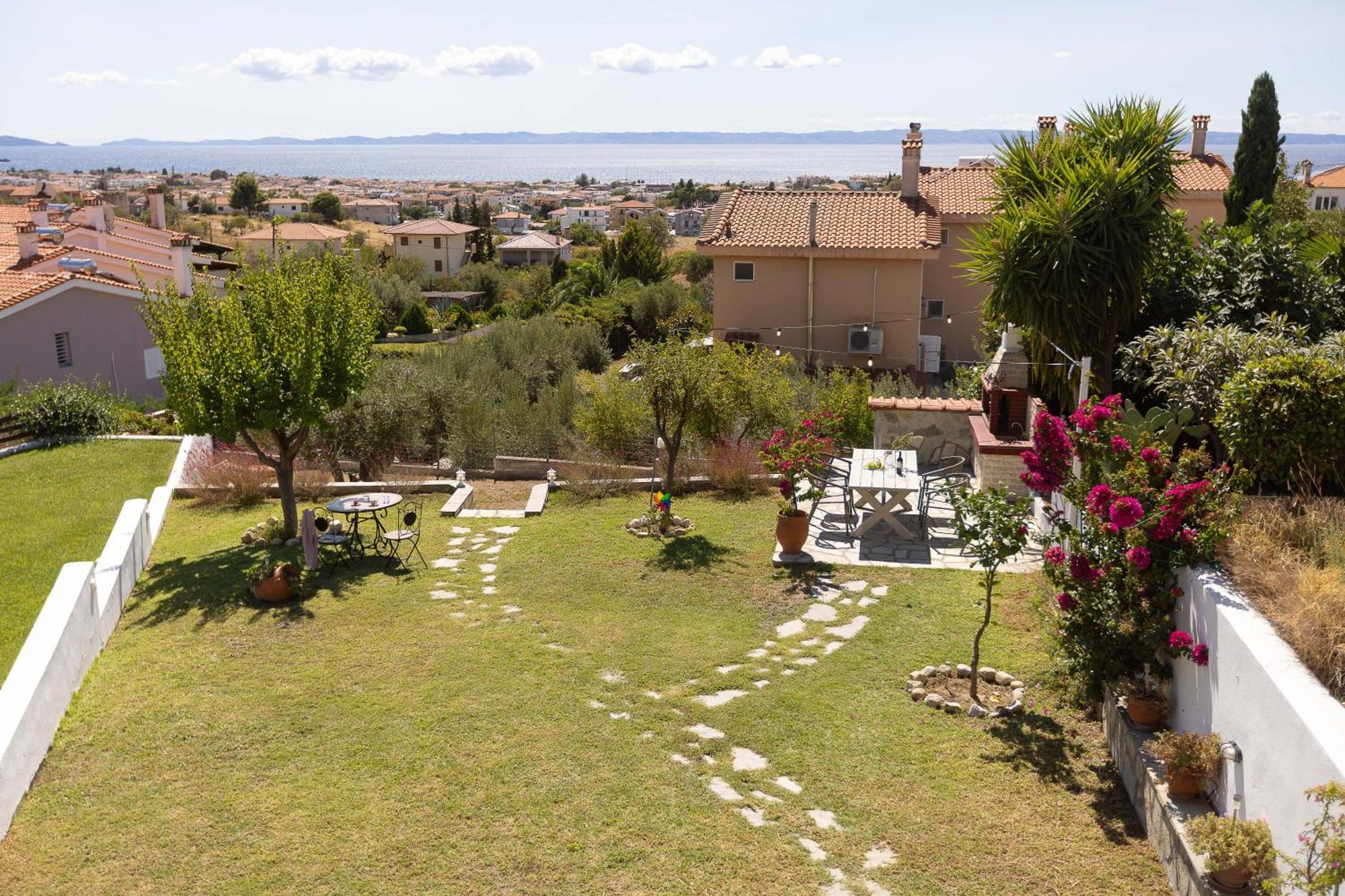 Holiday home Luxury Nikiti's House