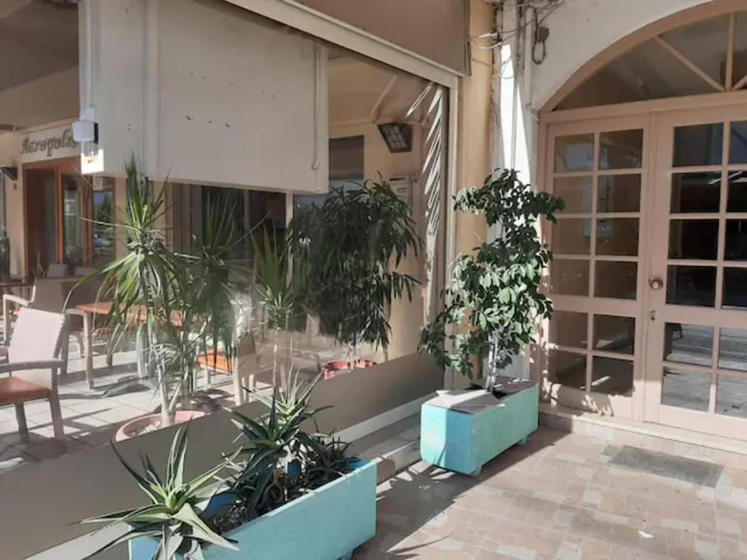 Eleana Apartments *