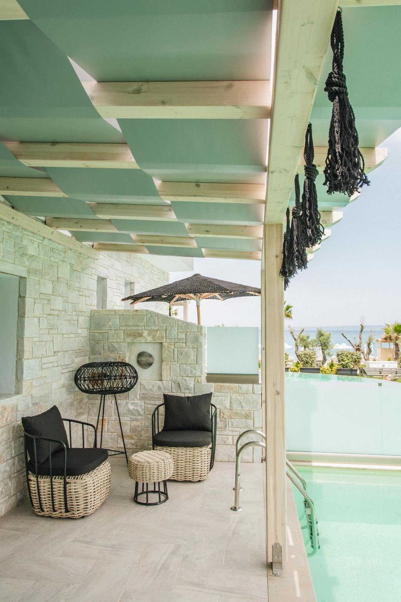 Blue Carpet Luxury 3* Pefkochori