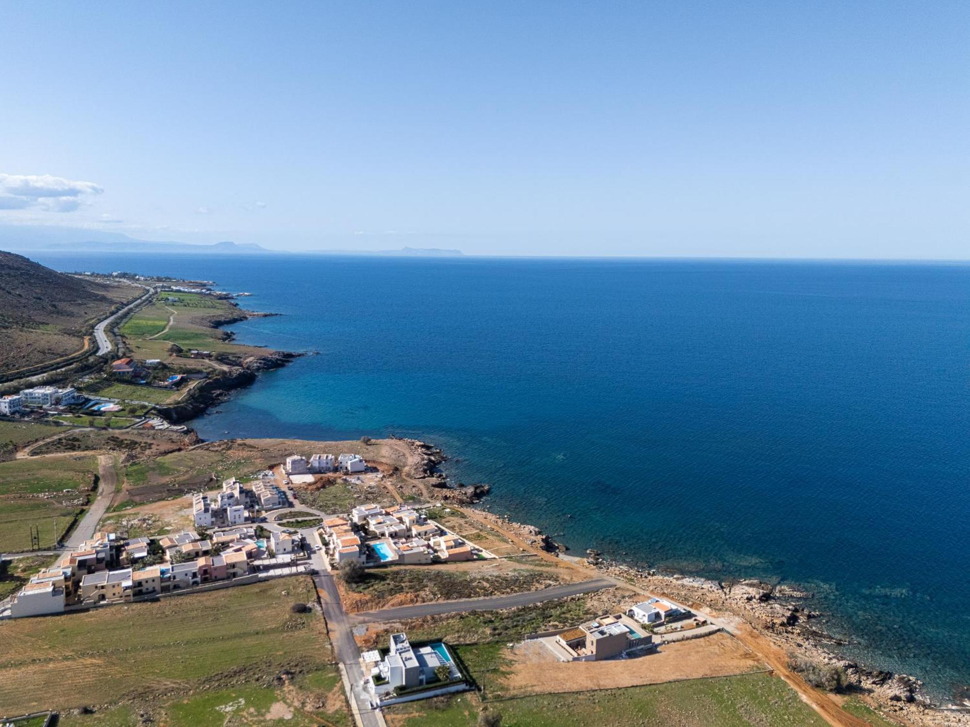 Ormus - Beachfront Sanctuary Blending With Earth, Sun & Sea By Etouri Villa