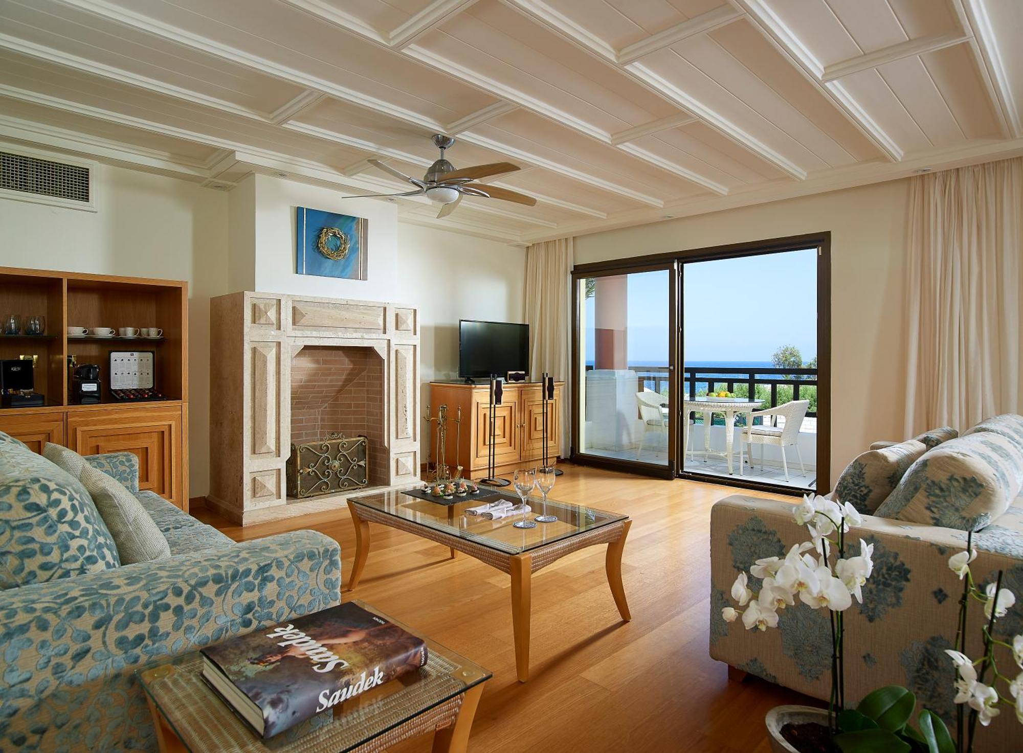 Knossos Royal Resort 5*