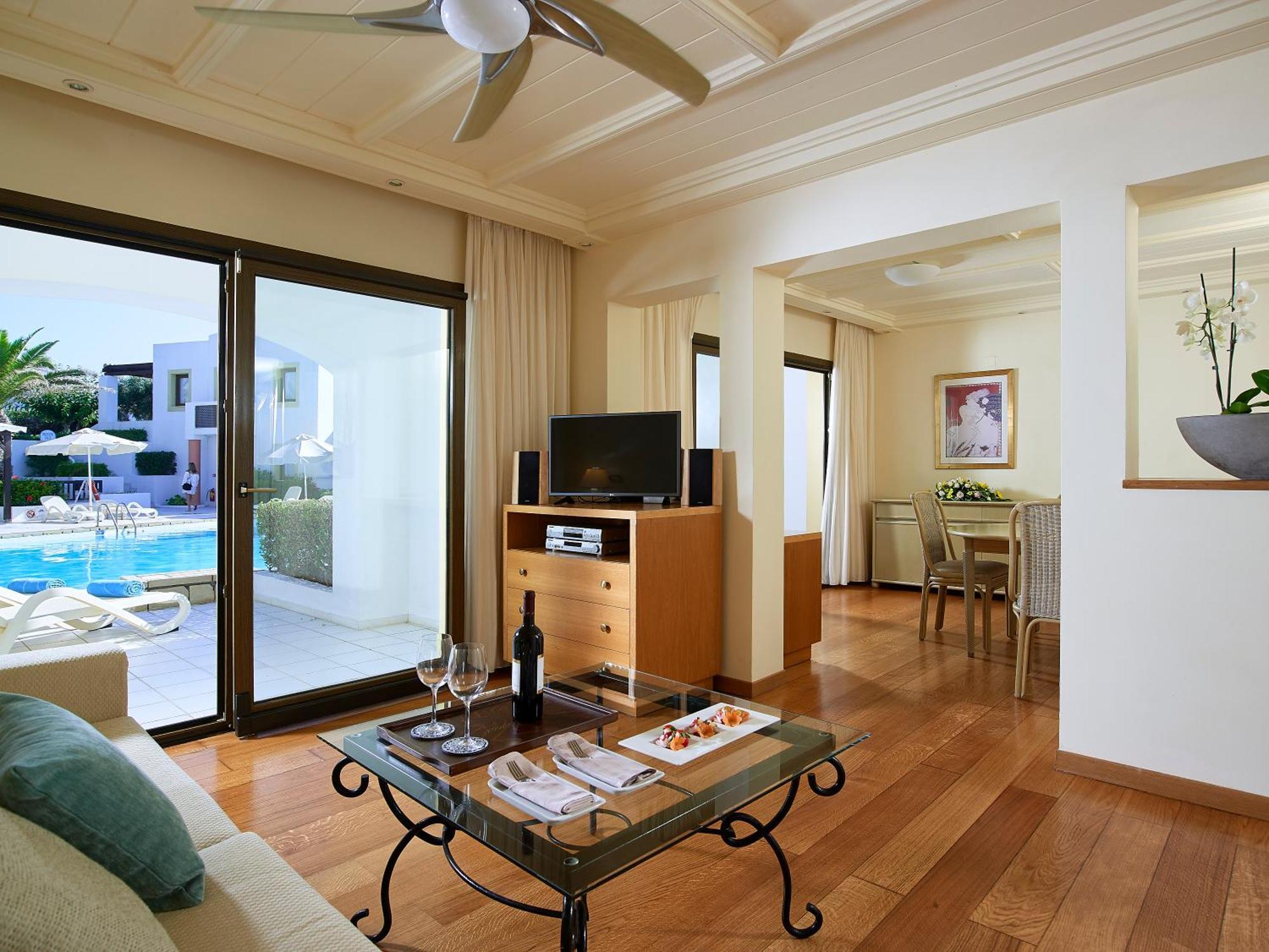 Knossos Royal Resort 5*