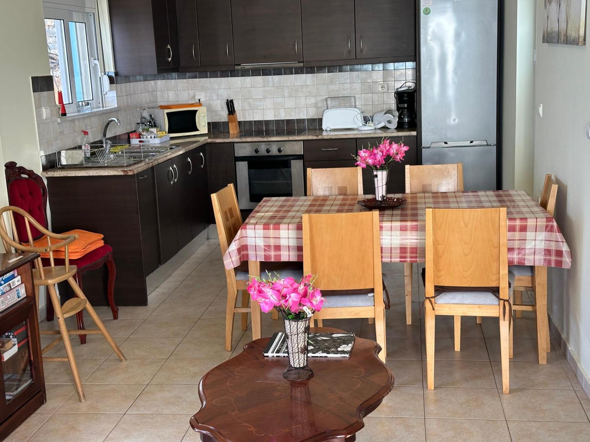 Tranquil Vista Villa: Seaside Retreat With Private Pool Kefalas