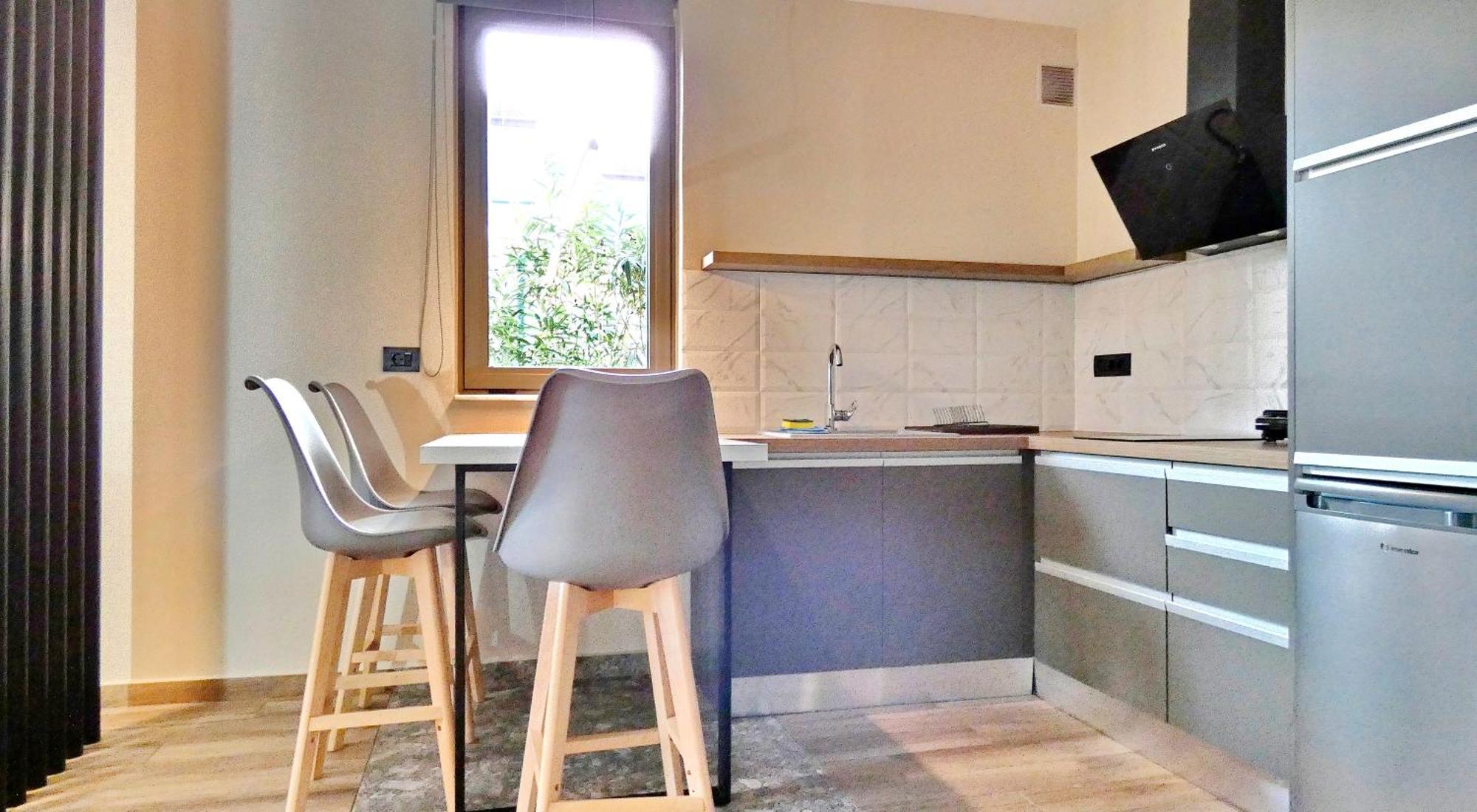 Goldenroyalsuites Apartment Stalos