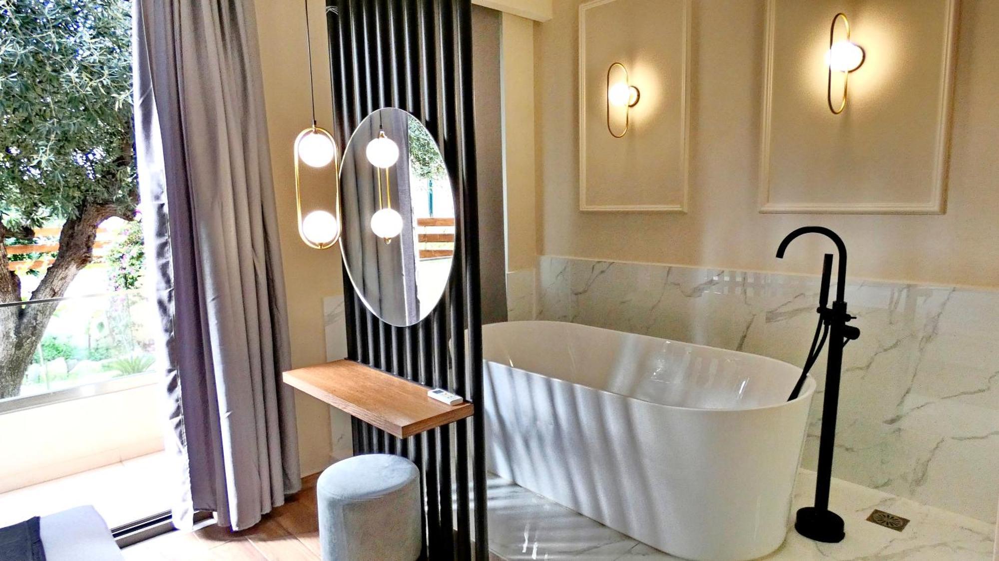 Goldenroyalsuites *