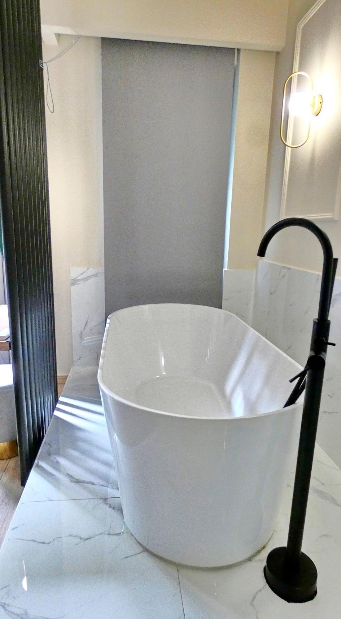 Goldenroyalsuites *