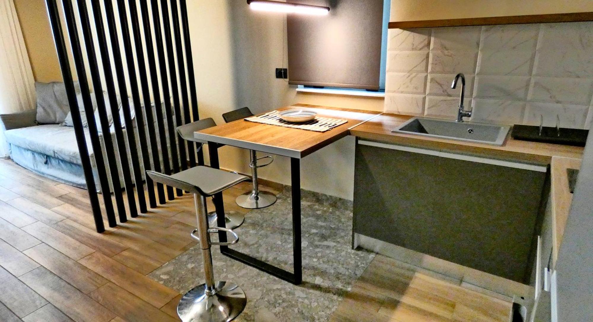 Goldenroyalsuites Apartment