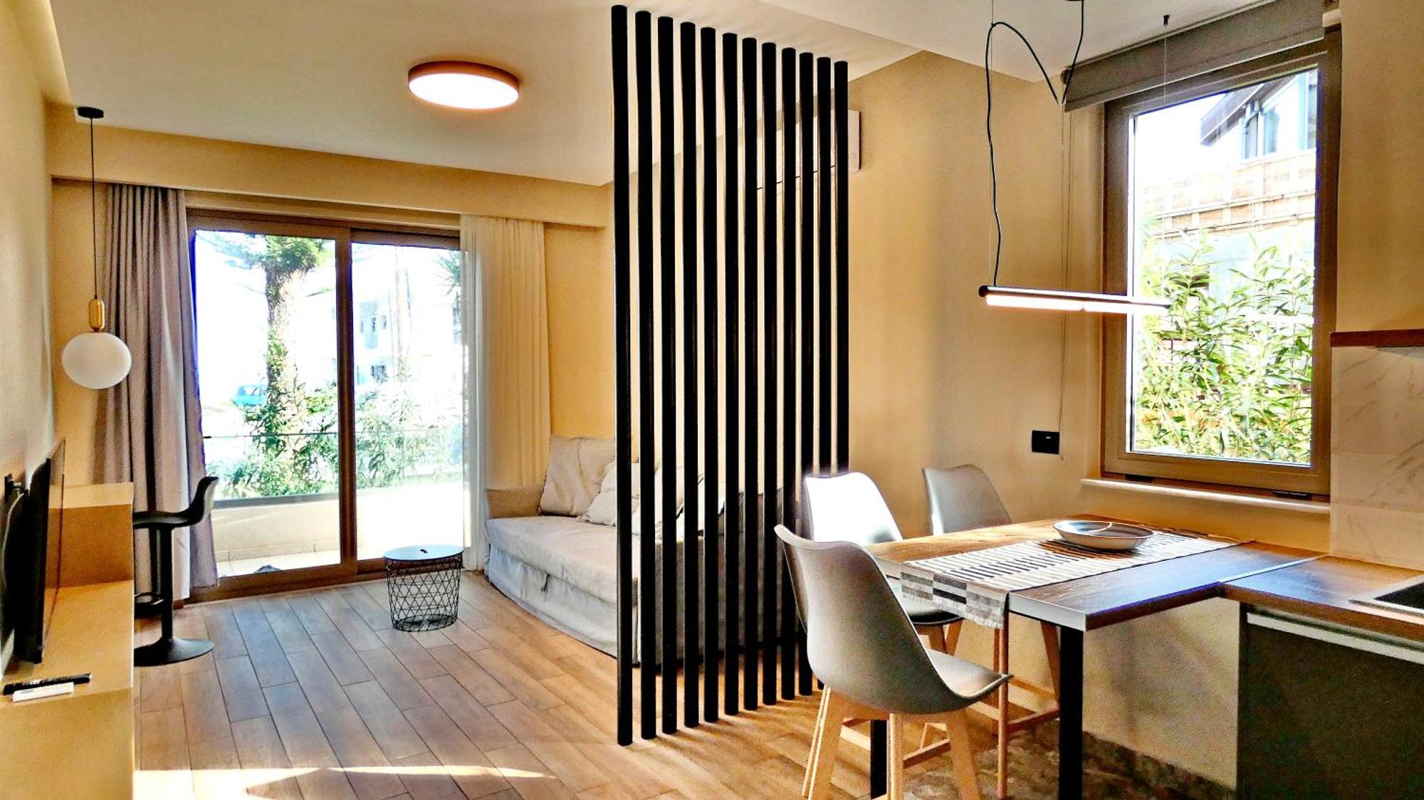 Goldenroyalsuites * Stalos