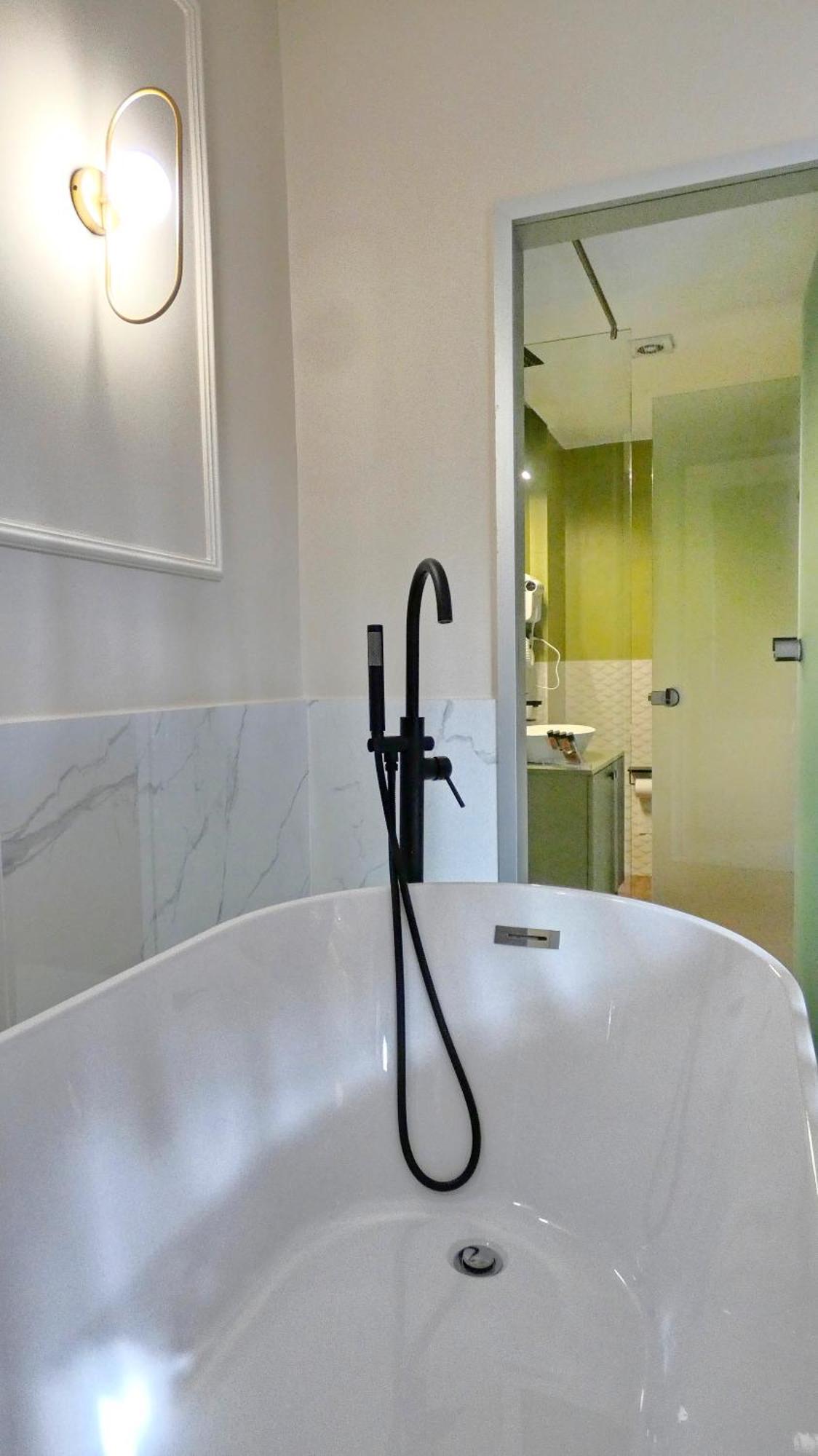Goldenroyalsuites Apartment