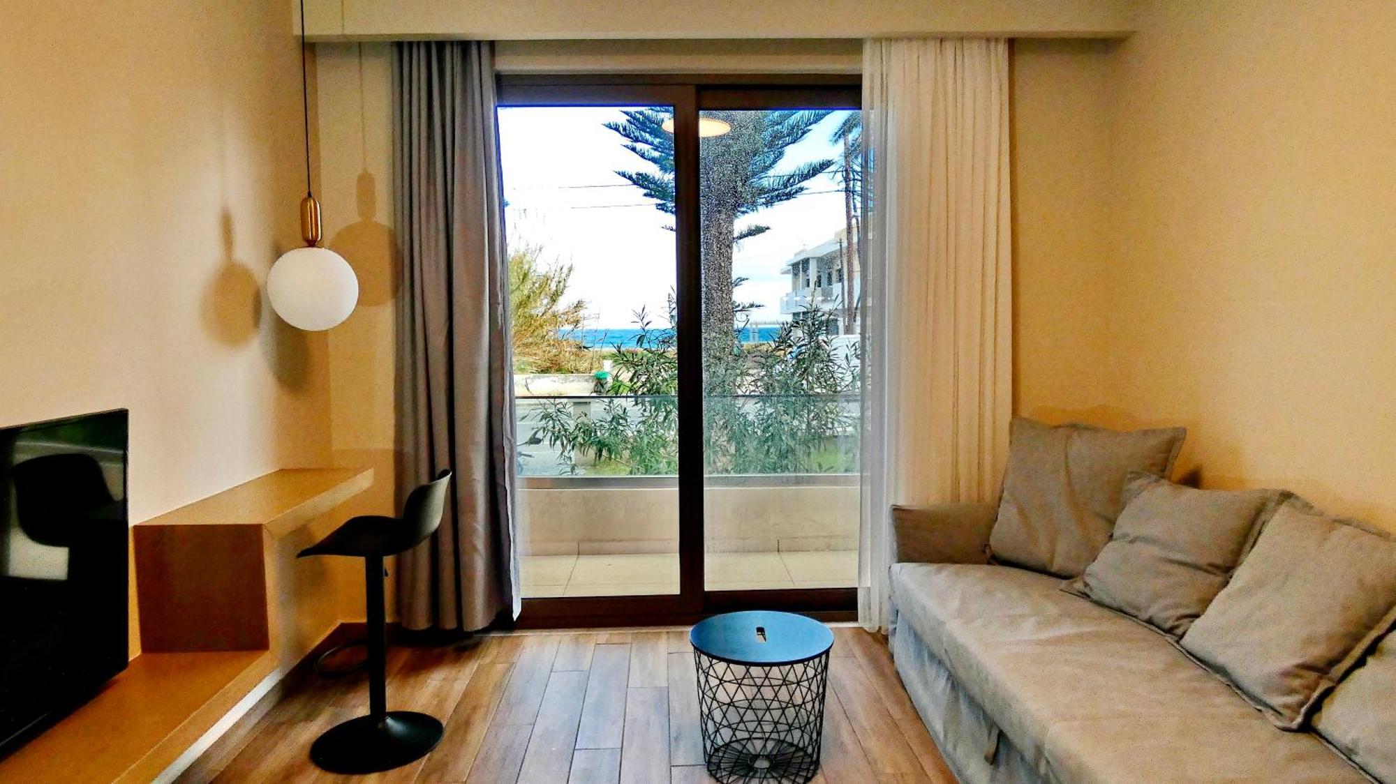Goldenroyalsuites * Stalos