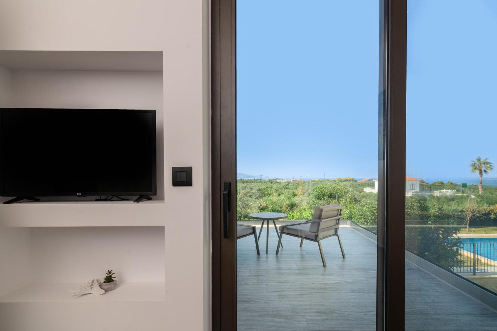 Akea Villa Tragaki