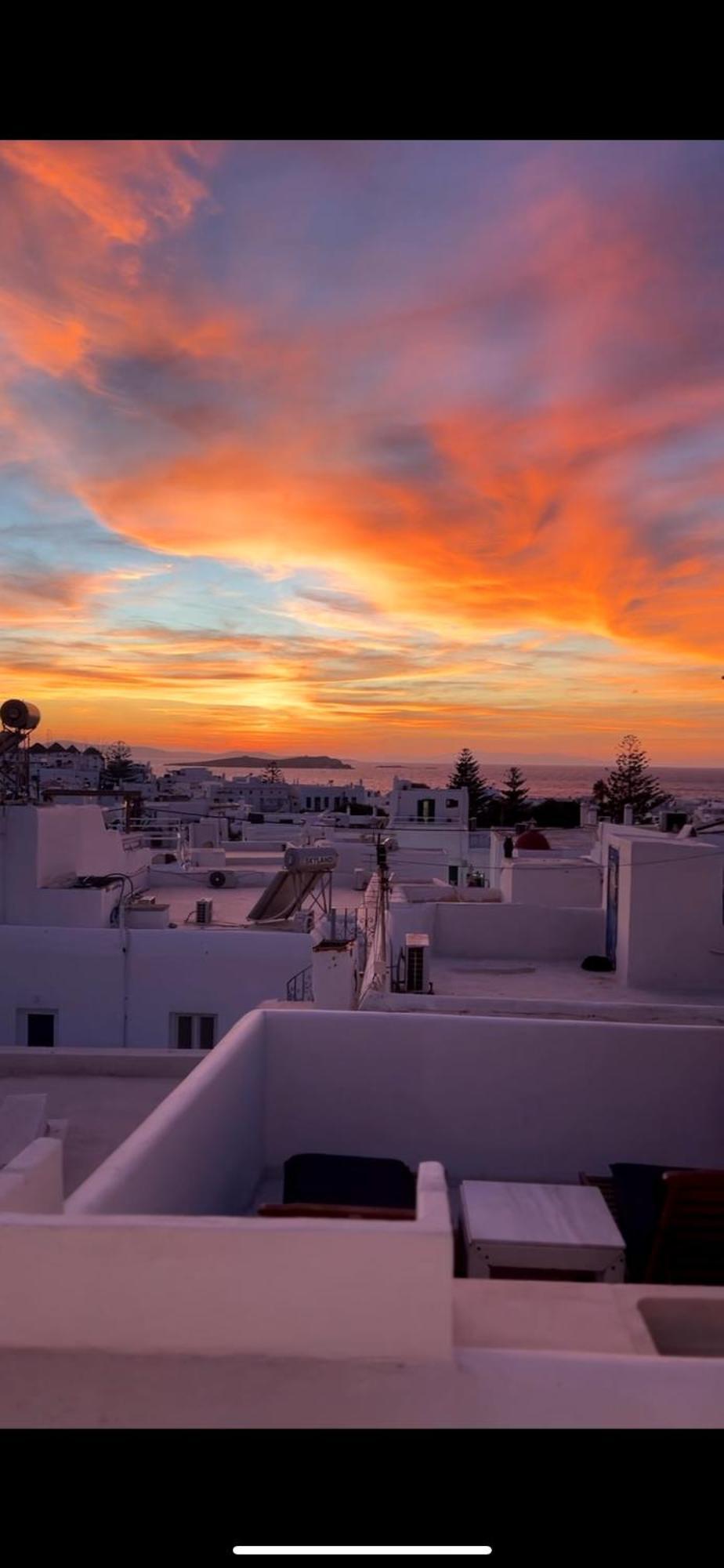 Kamara & Mykonos Town