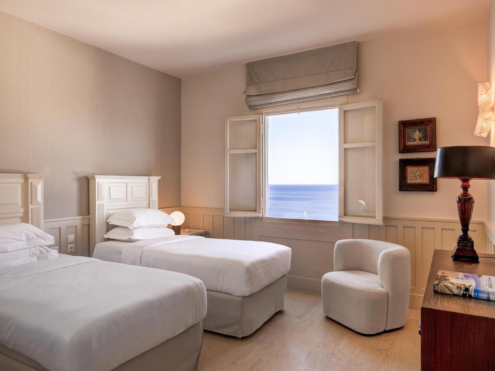 Villa With A Private Pool In Elounda (Crete)