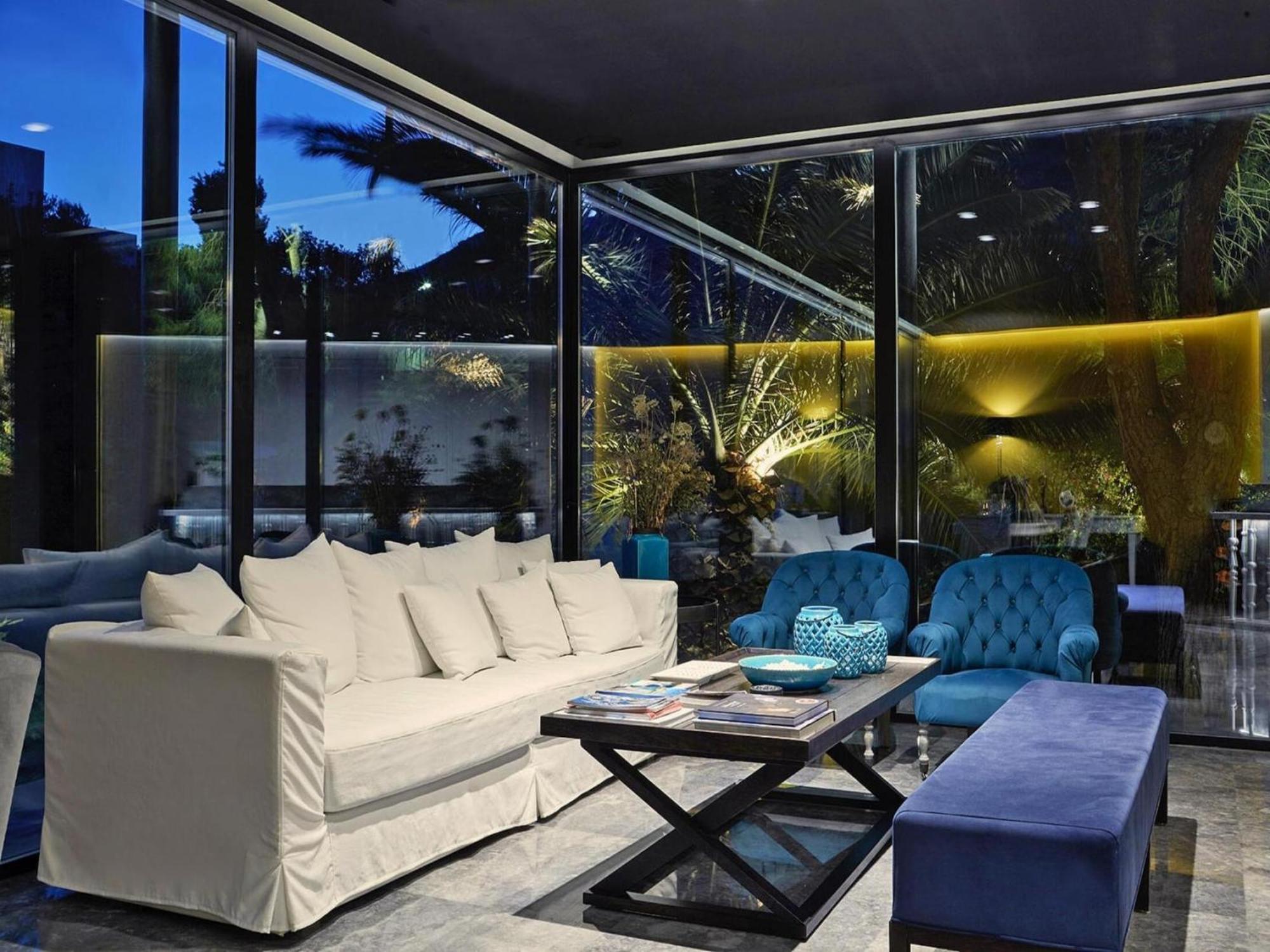 With A Private Pool In Villa *