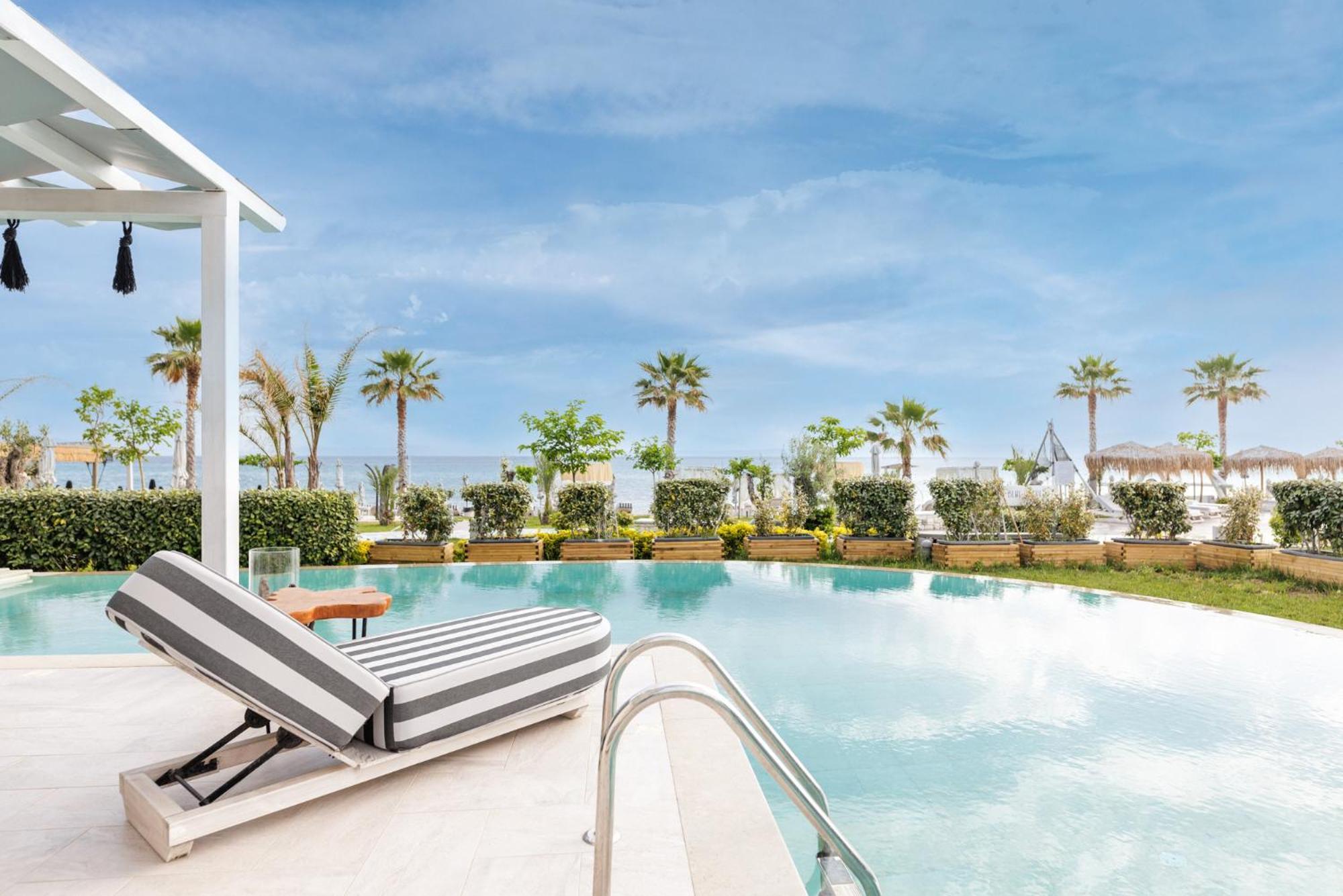 Blue Carpet Luxury 3* Pefkochori
