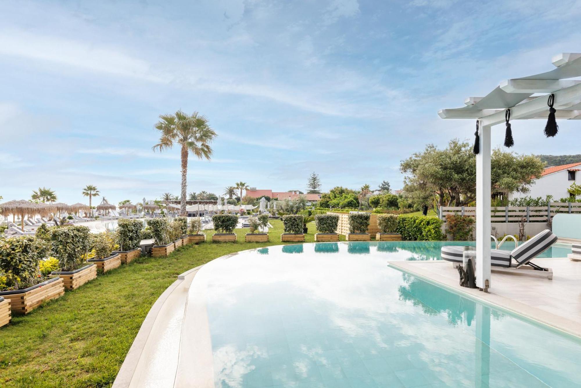 Blue Carpet Luxury Aparthotel