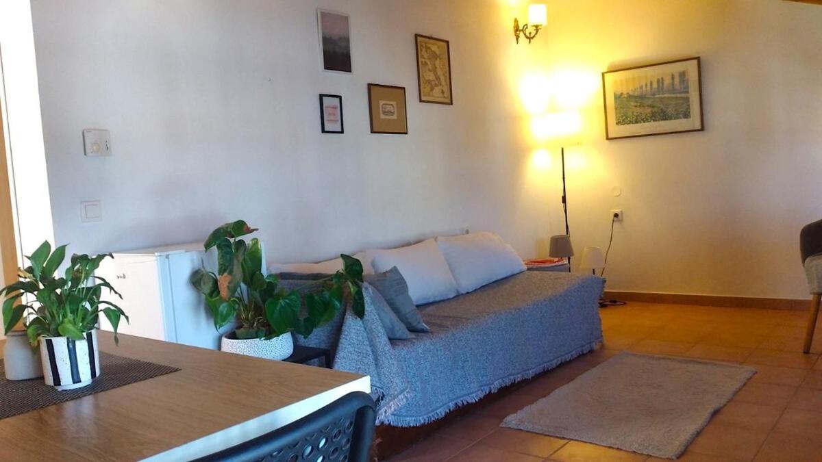 Cosy Loft Apartment, Apartment Argyrades