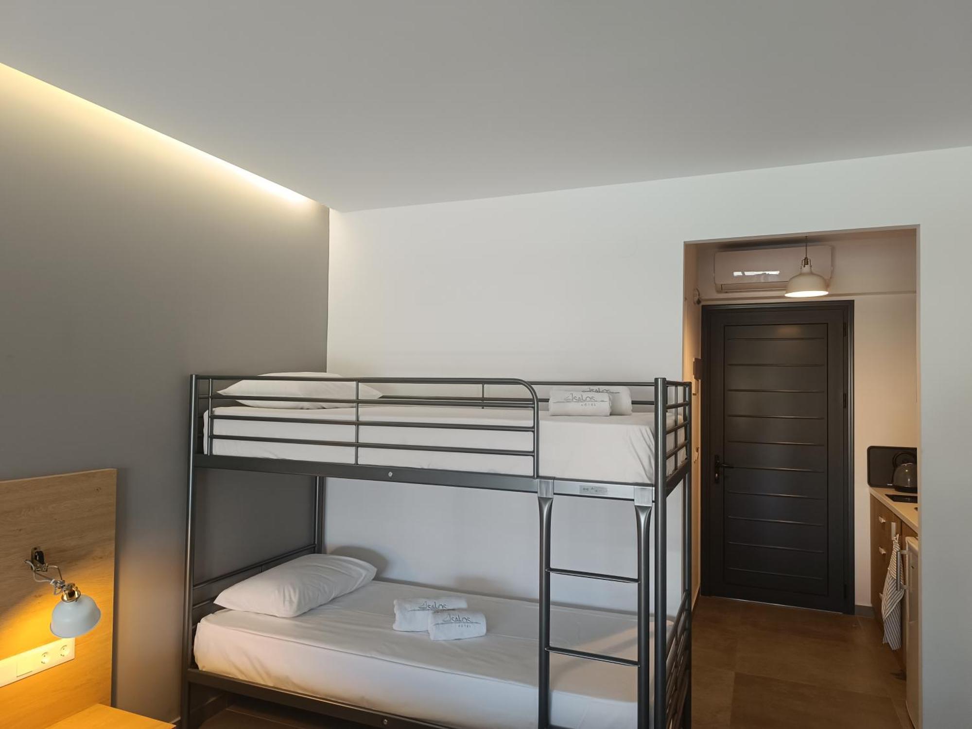 Hotel Isalos *