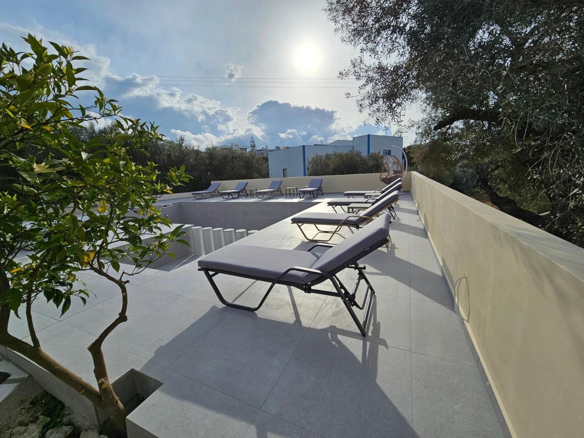 With Private Pool Near To The Sea Apartment *