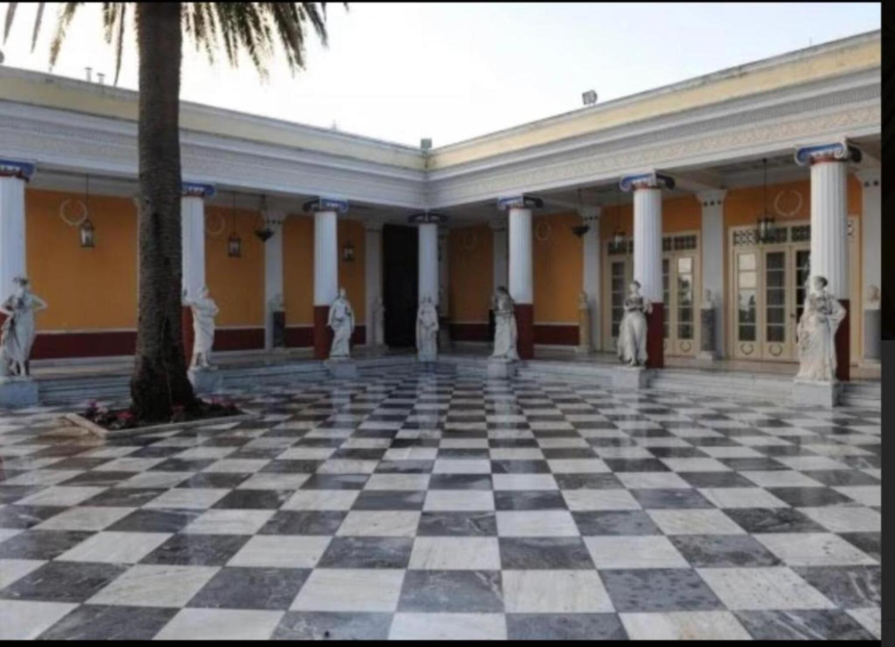Manolatou * Achilleion