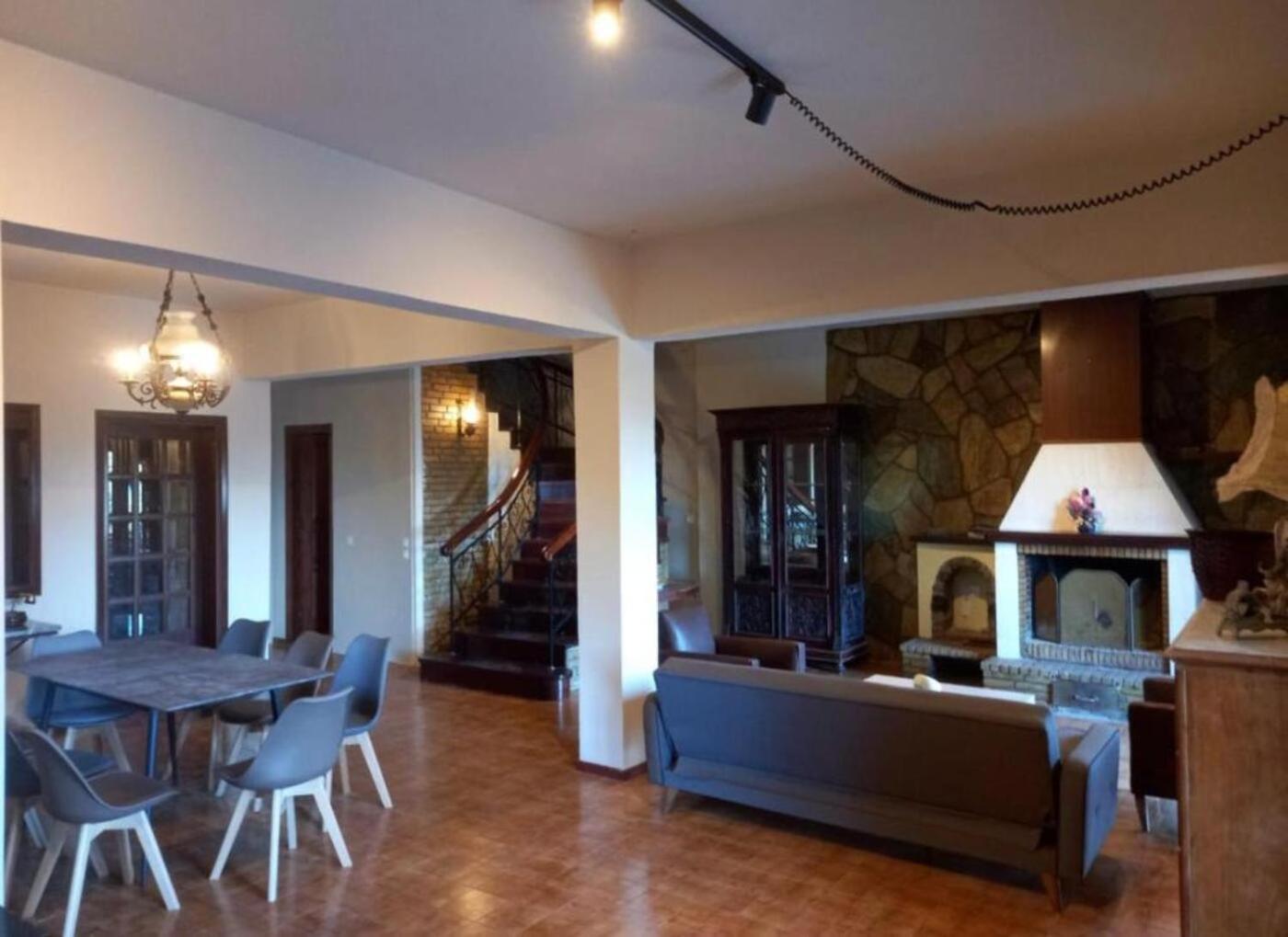 Manolatou Villa