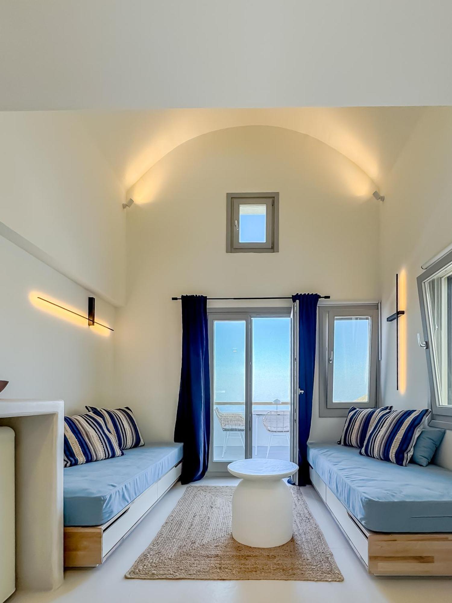 Ico Santorini Apartment Pyrgos Kallistis
