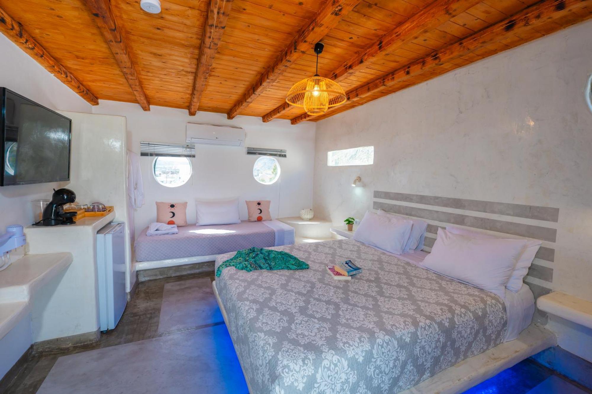 Santorininy *