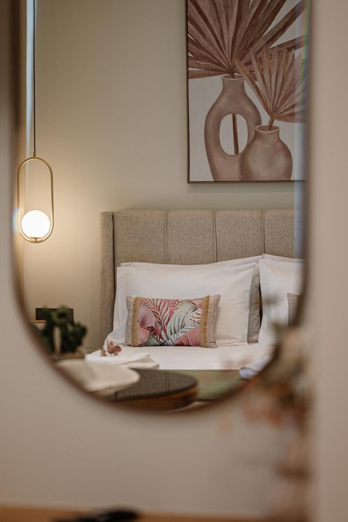 1864 Apartment *