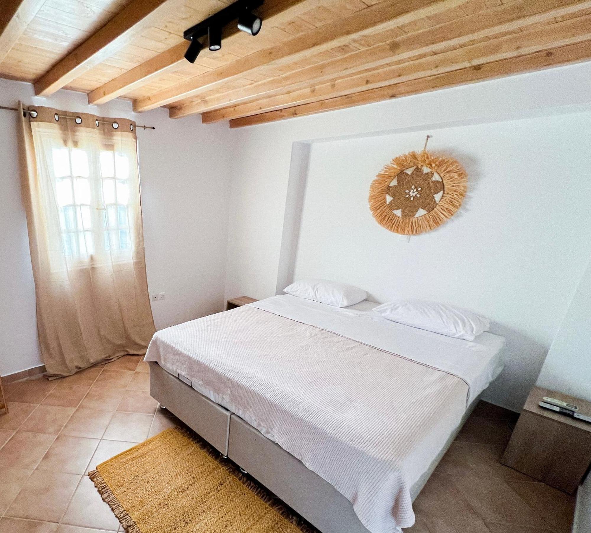 Aparthotel Kamara & Mykonos Town