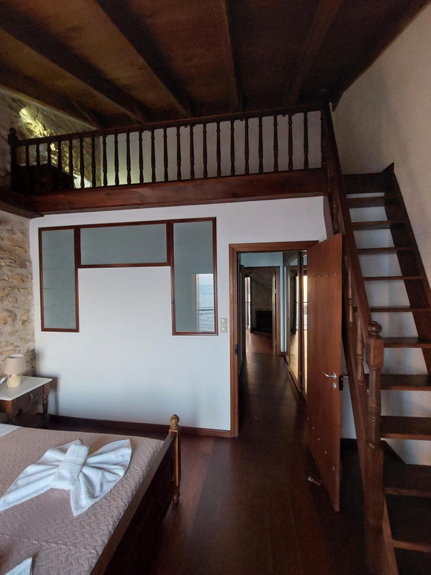 Volakas Beachfront Villa Rethymno (Crete)