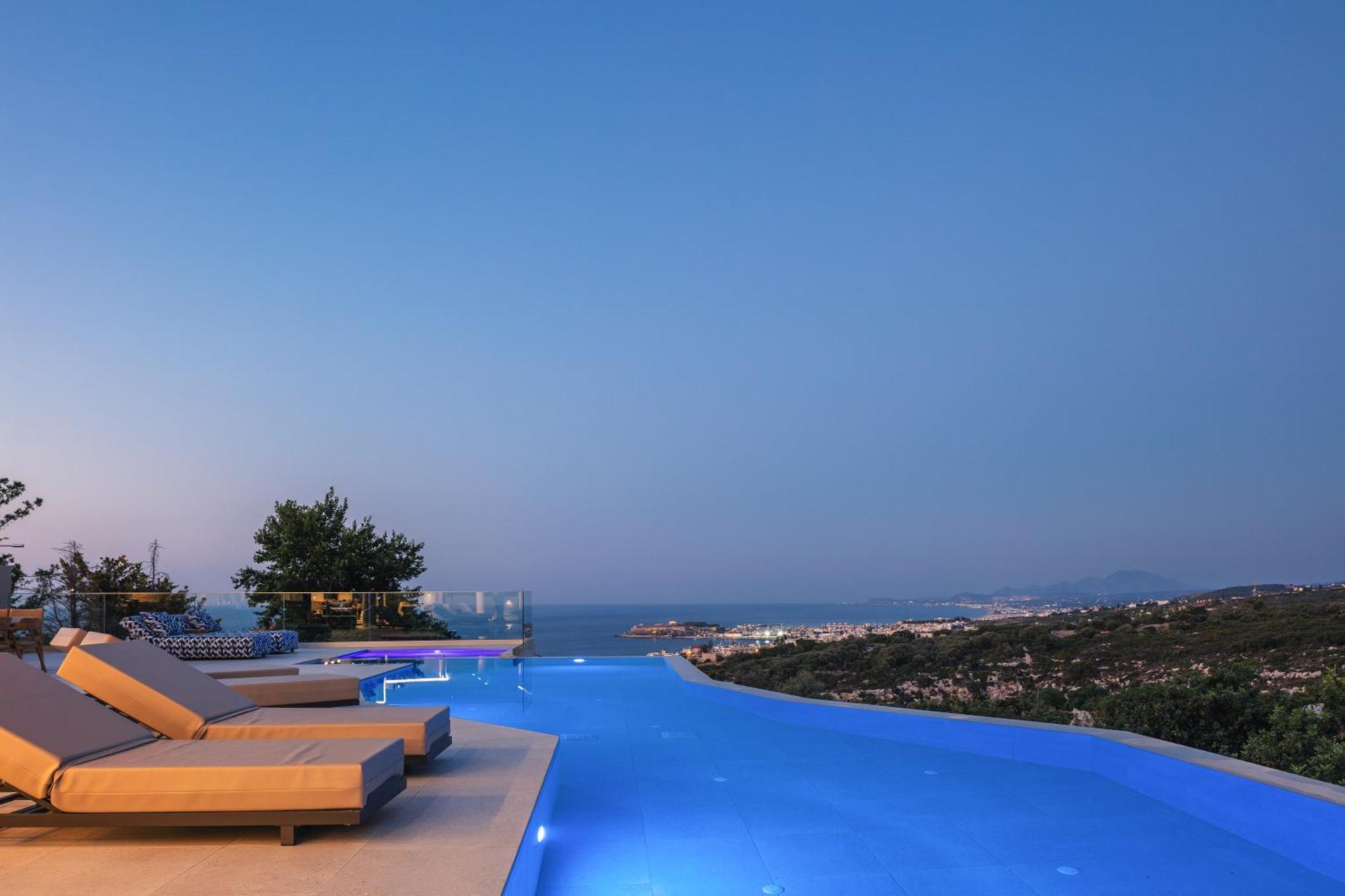 Aerial - Sea & Gaze With Daily Housekeeping By Etouri *